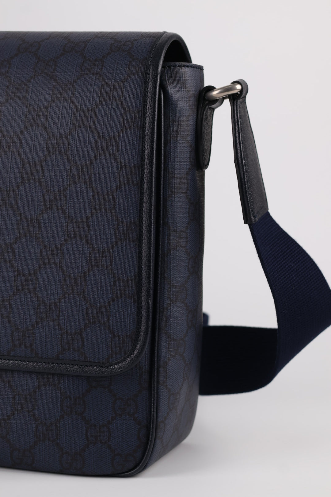 Gucci Messenger Ophidia GG Supreme