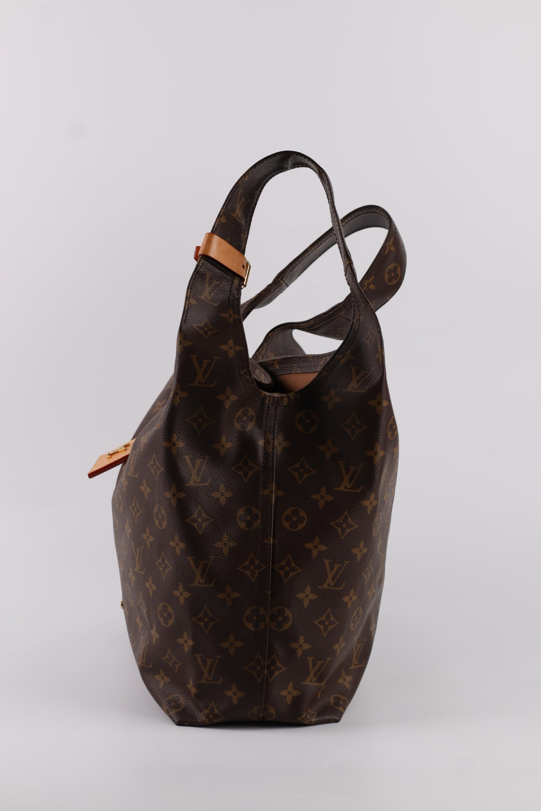 Louis Vuitton Atlantis GM Monogram