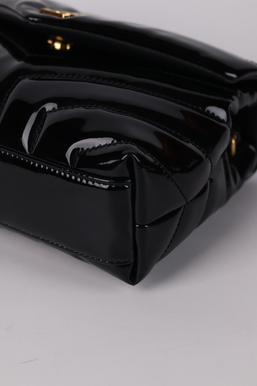 Saint Laurent Lou Lou Toy Vernis