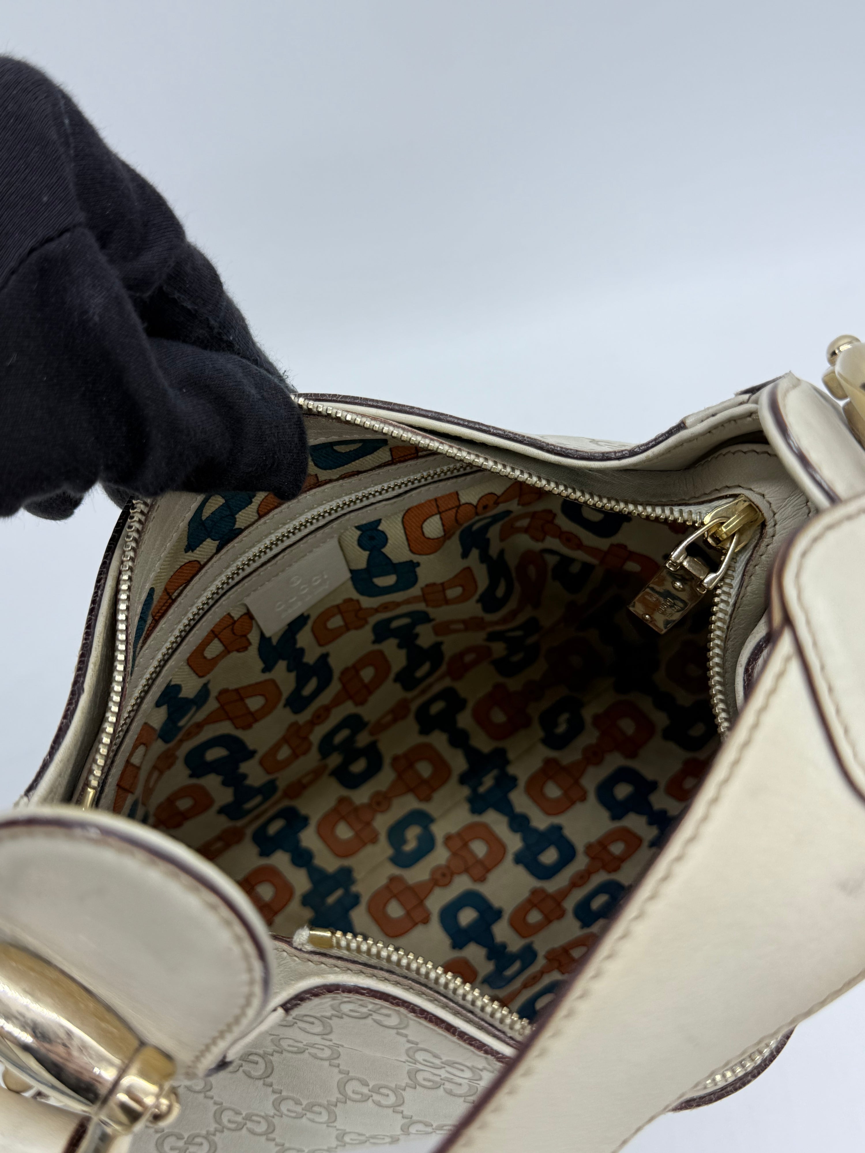 Gucci Hobo GG Signature