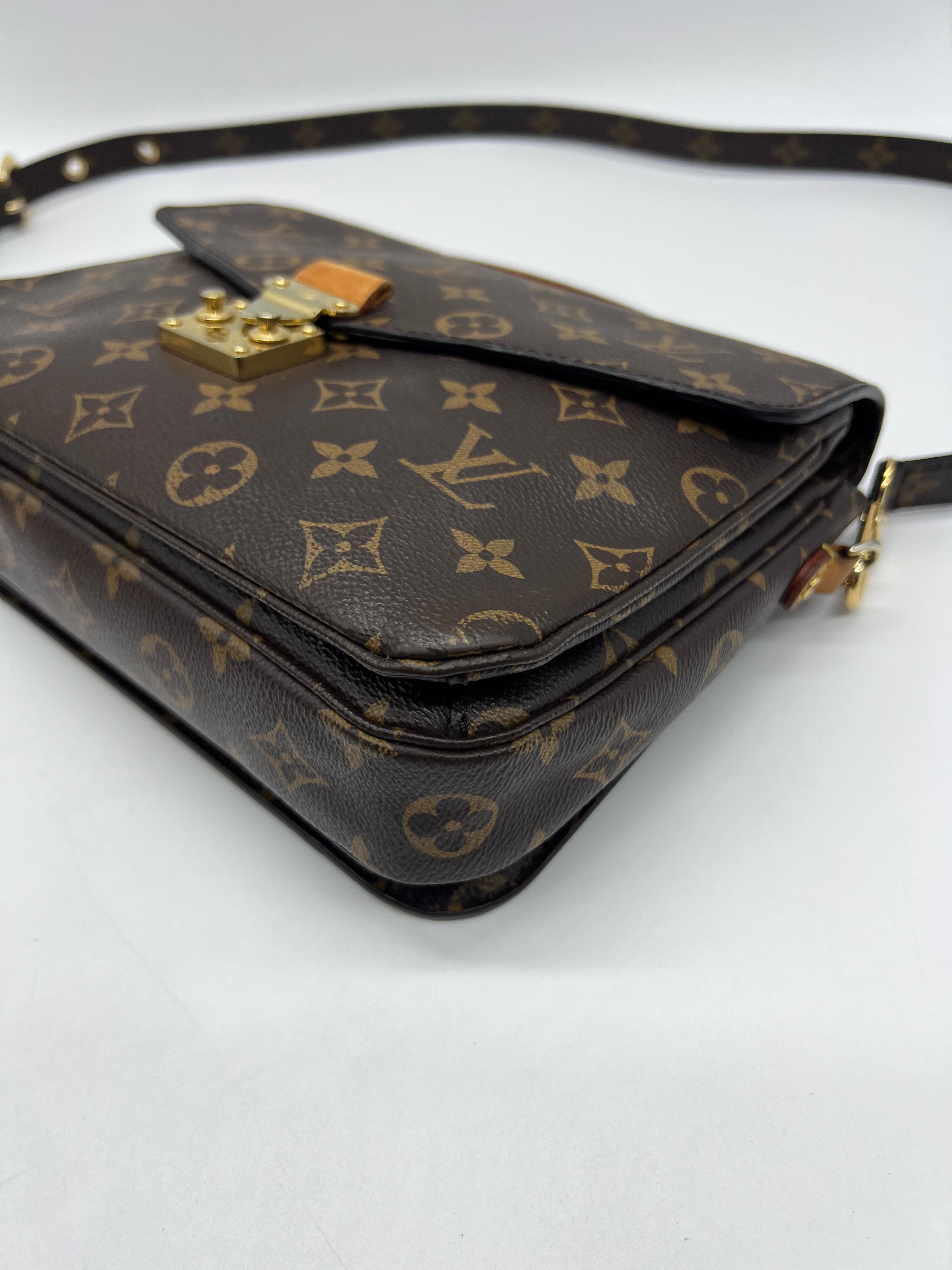 Louis Vuitton Métis Monogram