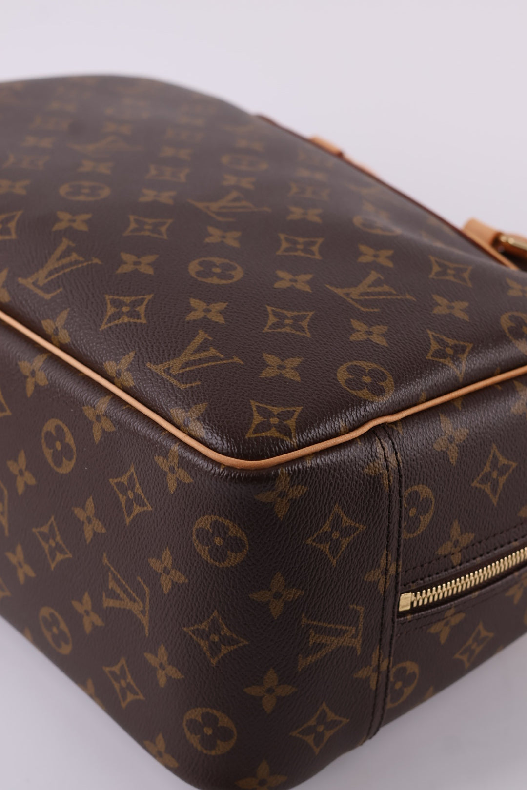 Louis Vuitton Deauville Monogram