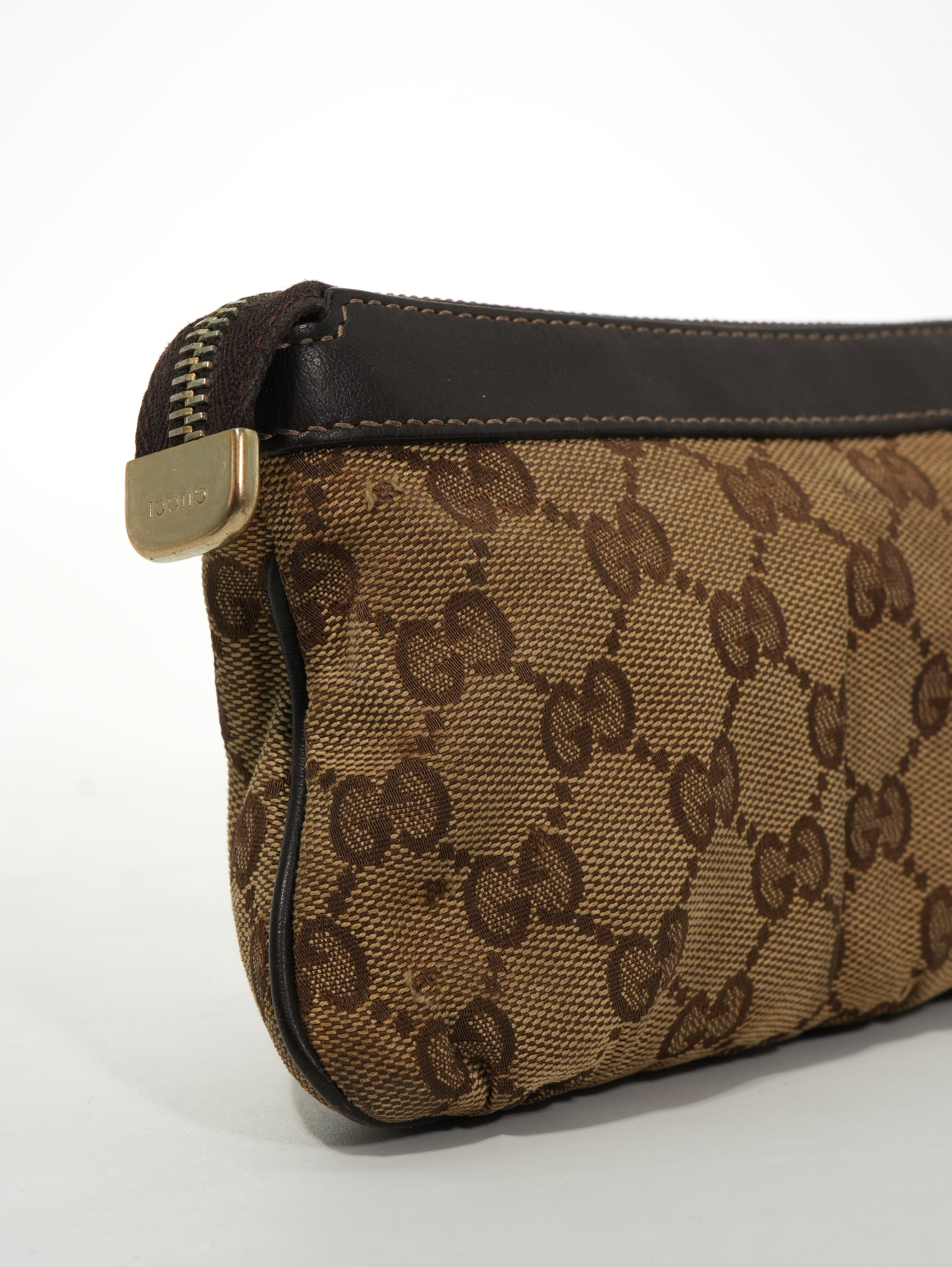 Gucci Mini Pochette GG Wave