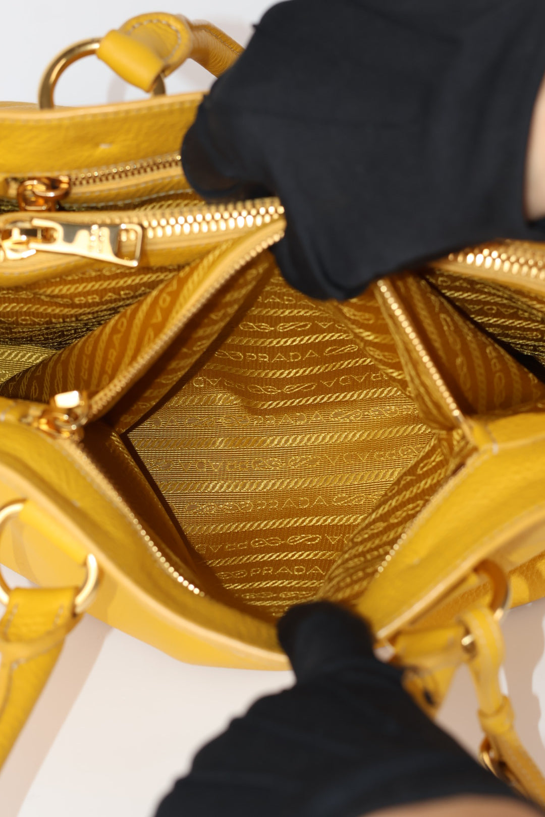 Prada Tote in Pelle