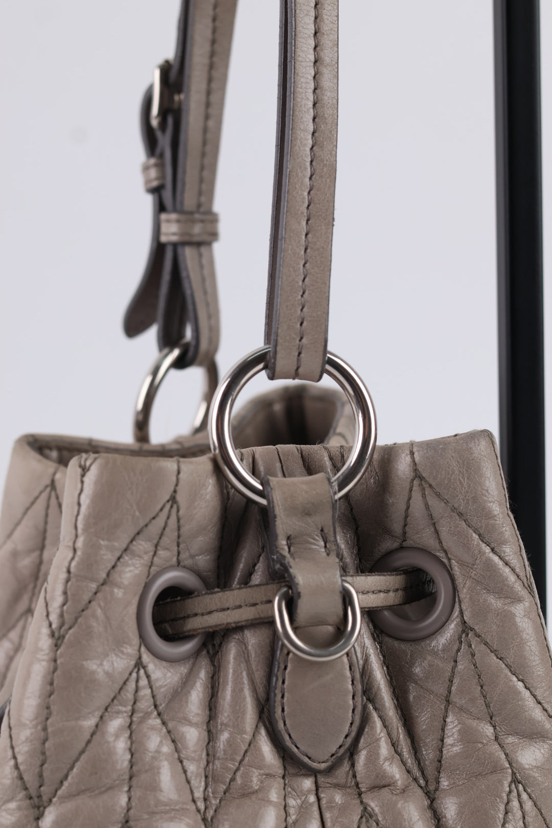 Miu Miu Bucket in Pelle