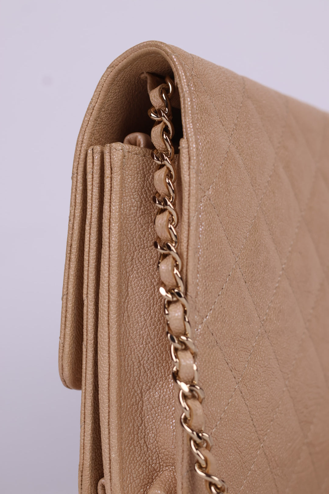 Chanel Pochette con Catena Caviar Perlato