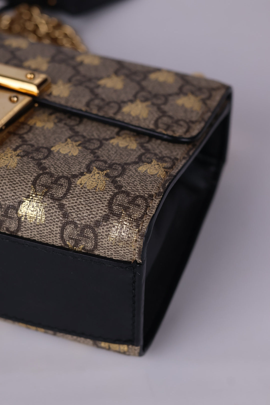 Gucci Padlock Chain Bee GG Supreme