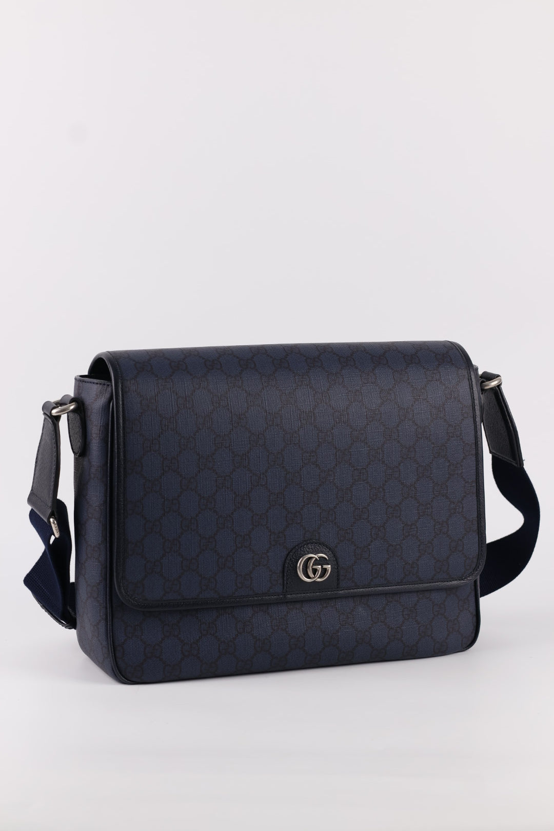 Gucci Messenger Ophidia GG Supreme