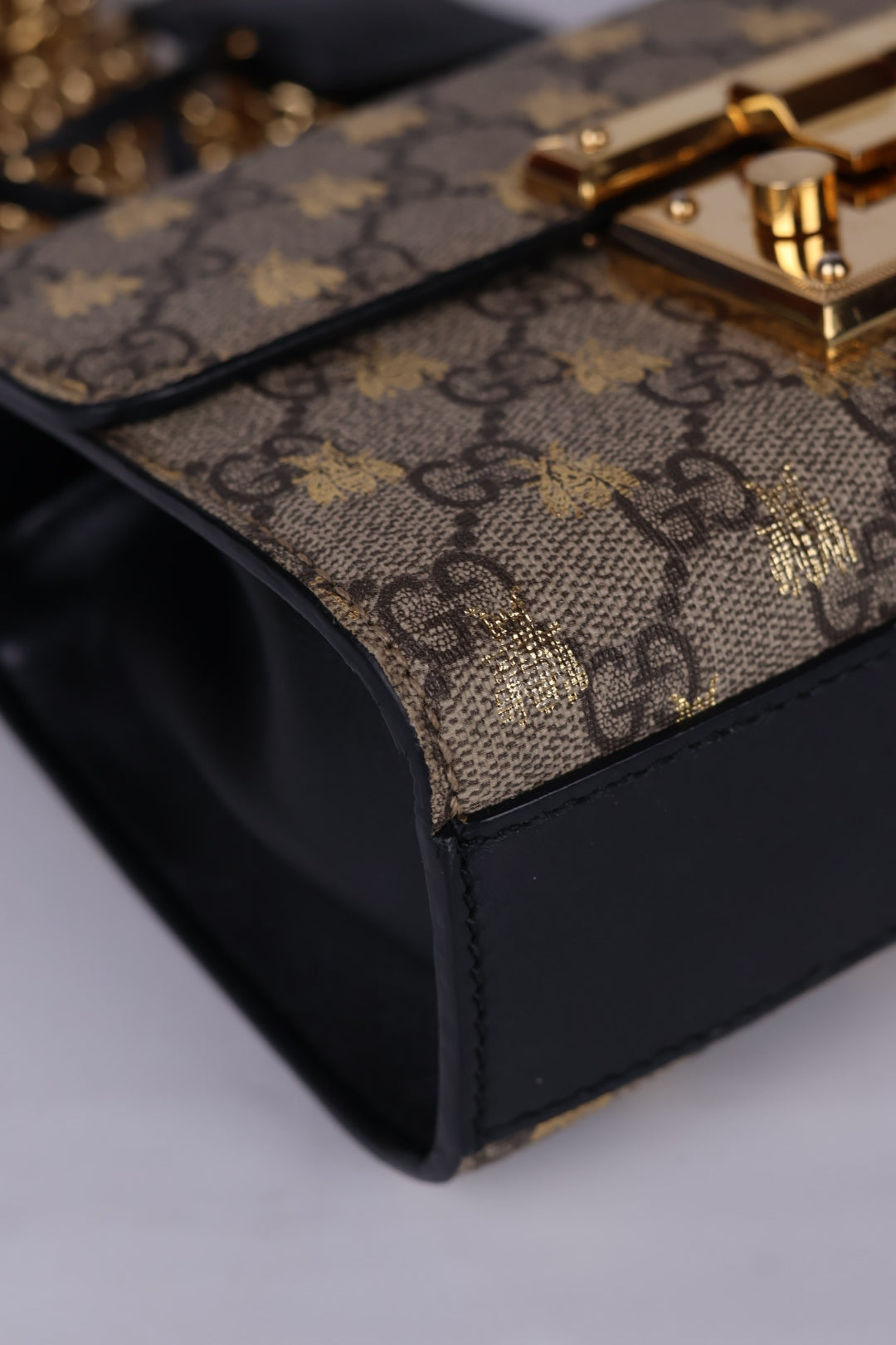 Gucci Padlock Chain Bee GG Supreme
