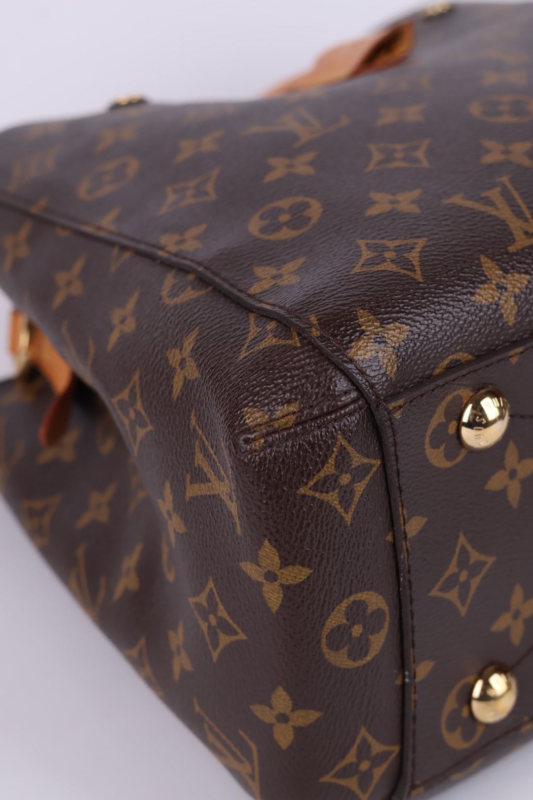 Louis Vuitton Montaigne MM