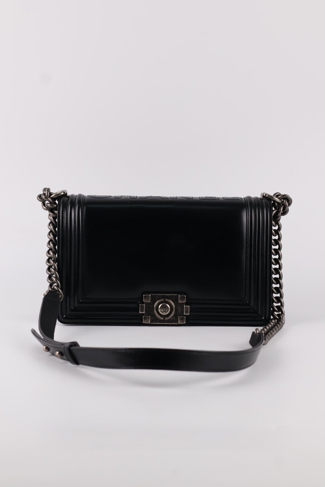 Chanel Boy Media in Pelle
