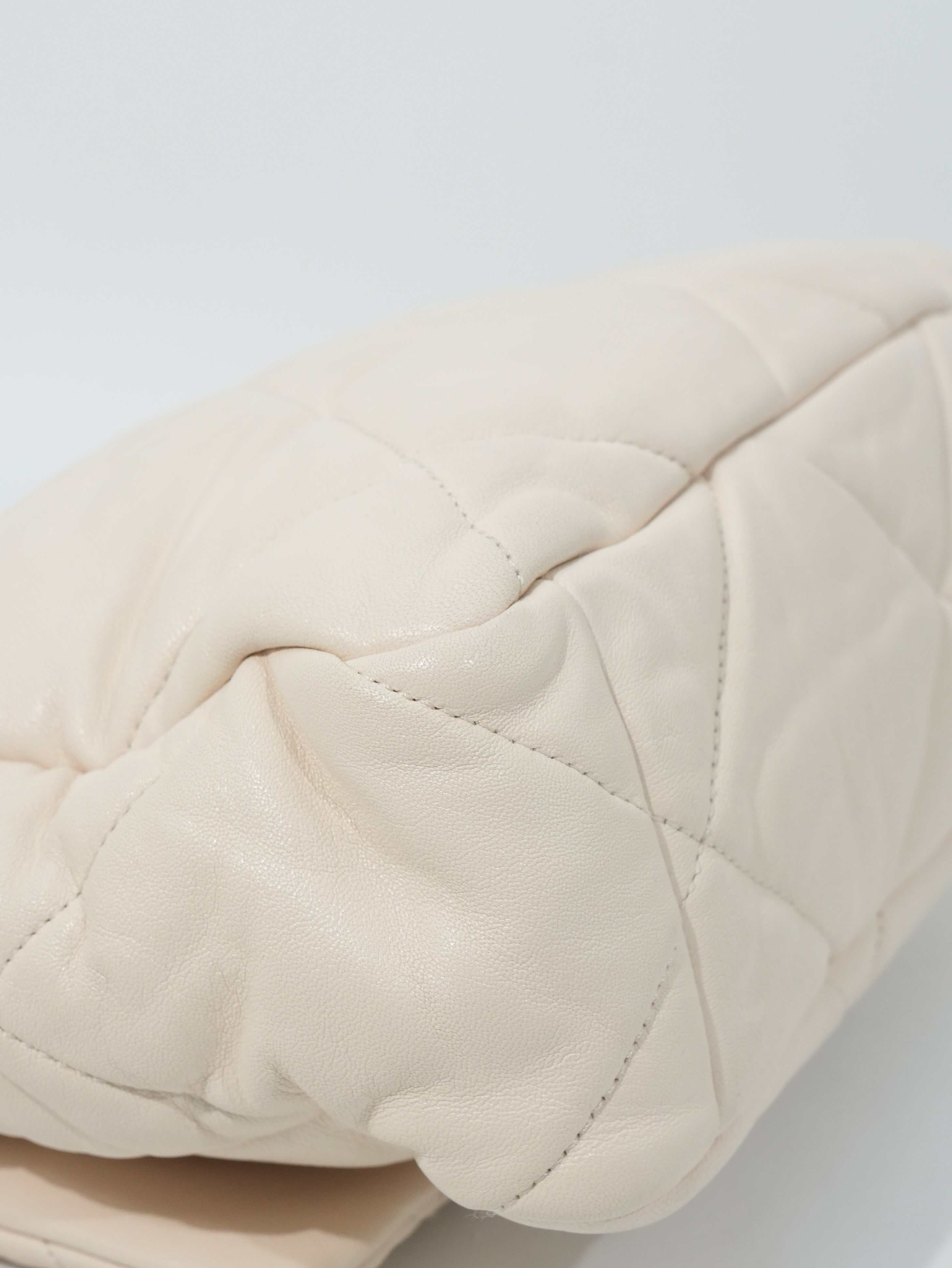 Chanel 19 Large in Pelle d’Agnello