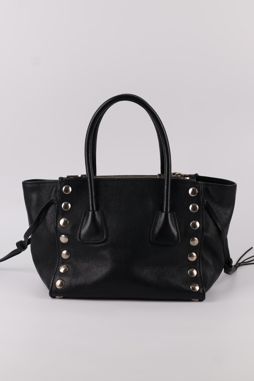 Prada Tote in Pelle Borchie