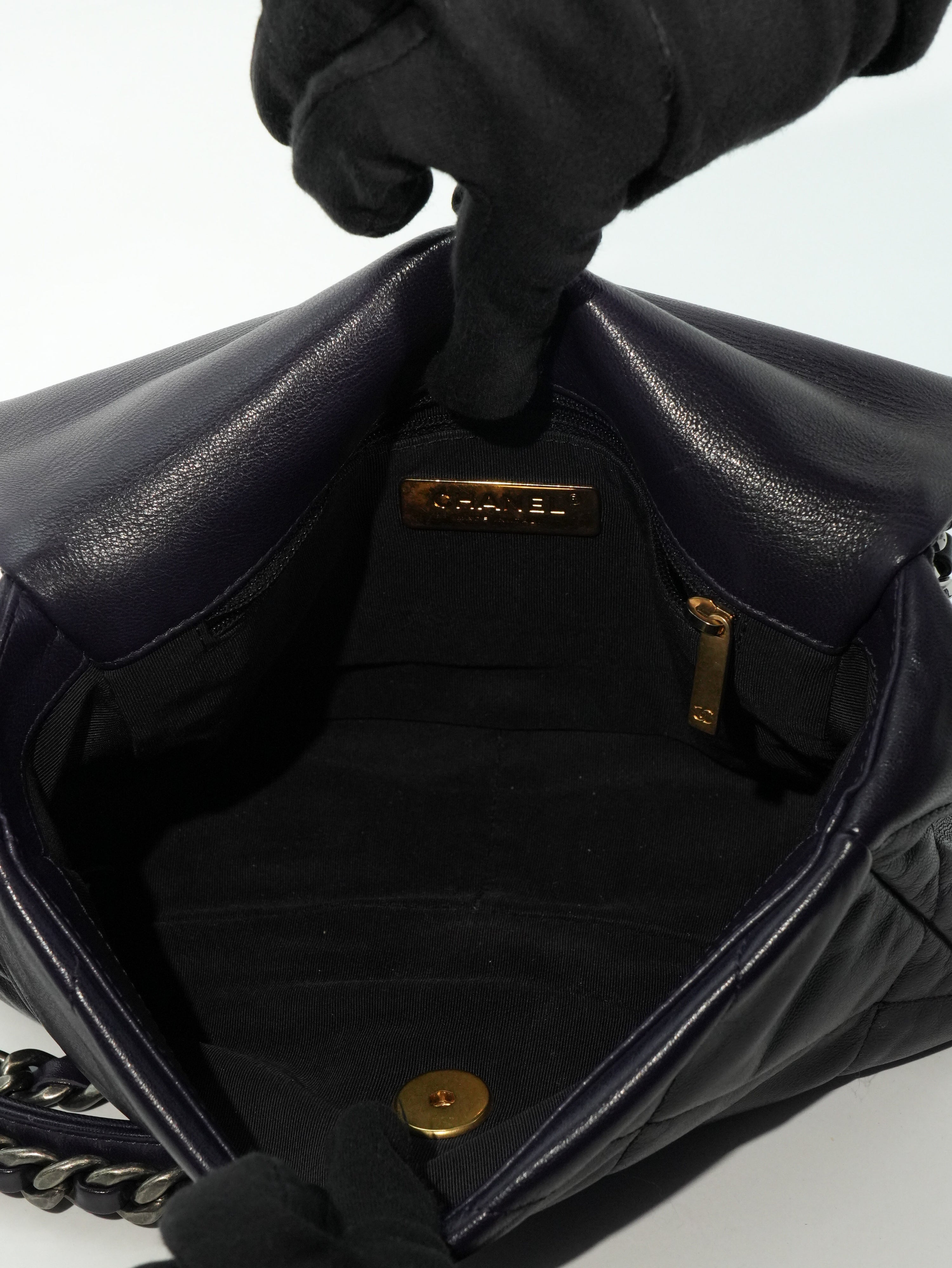 Chanel 19 Media in Pelle