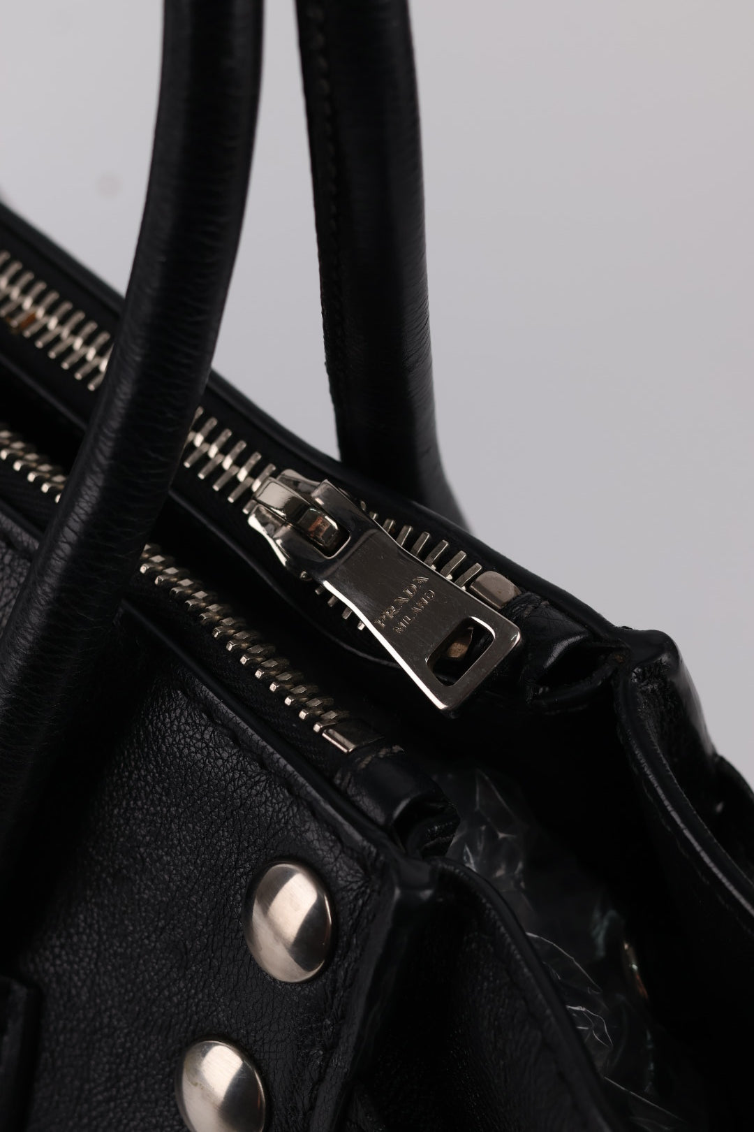 Prada Tote in Pelle Borchie