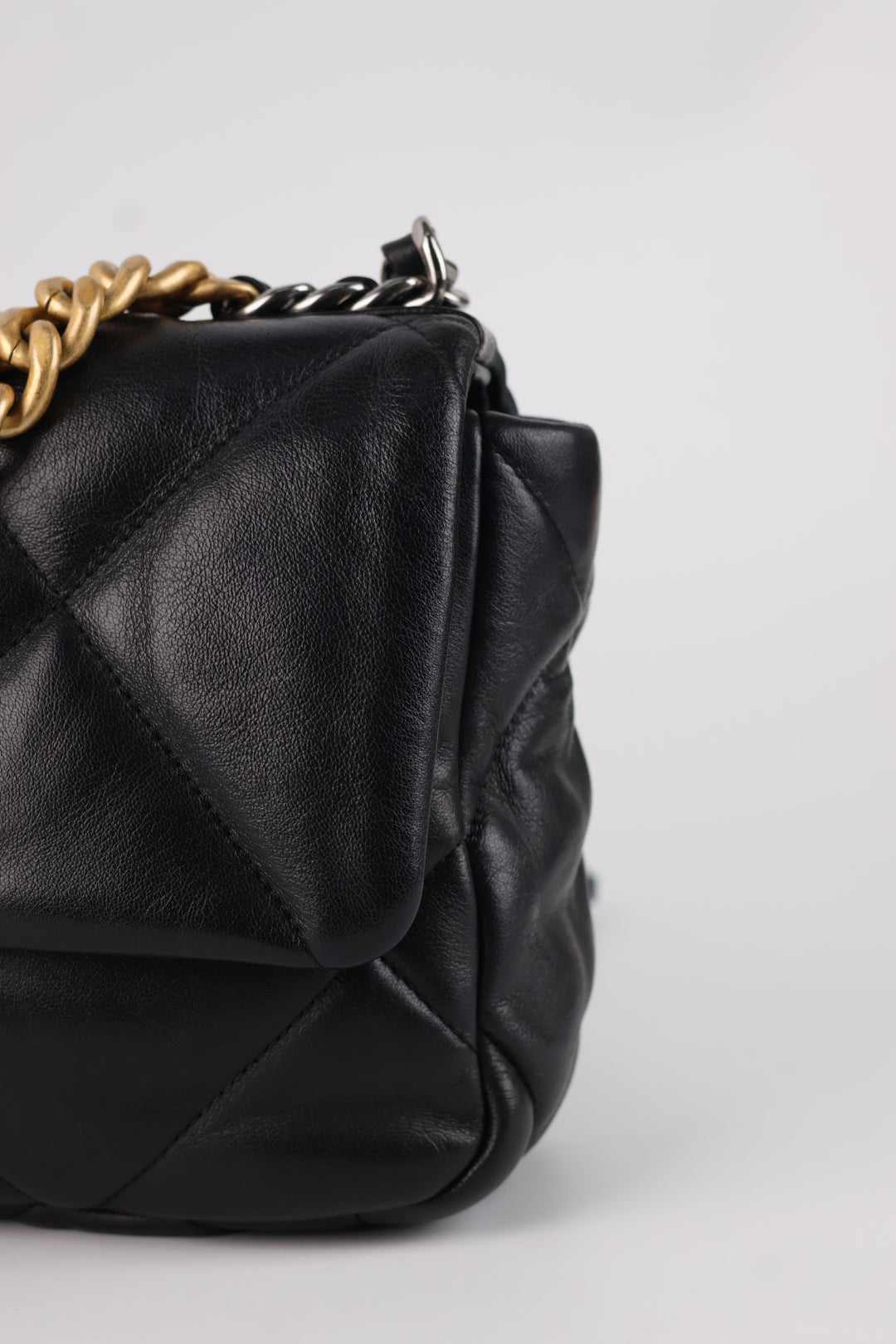 Chanel 19 in Pelle d’Agnello