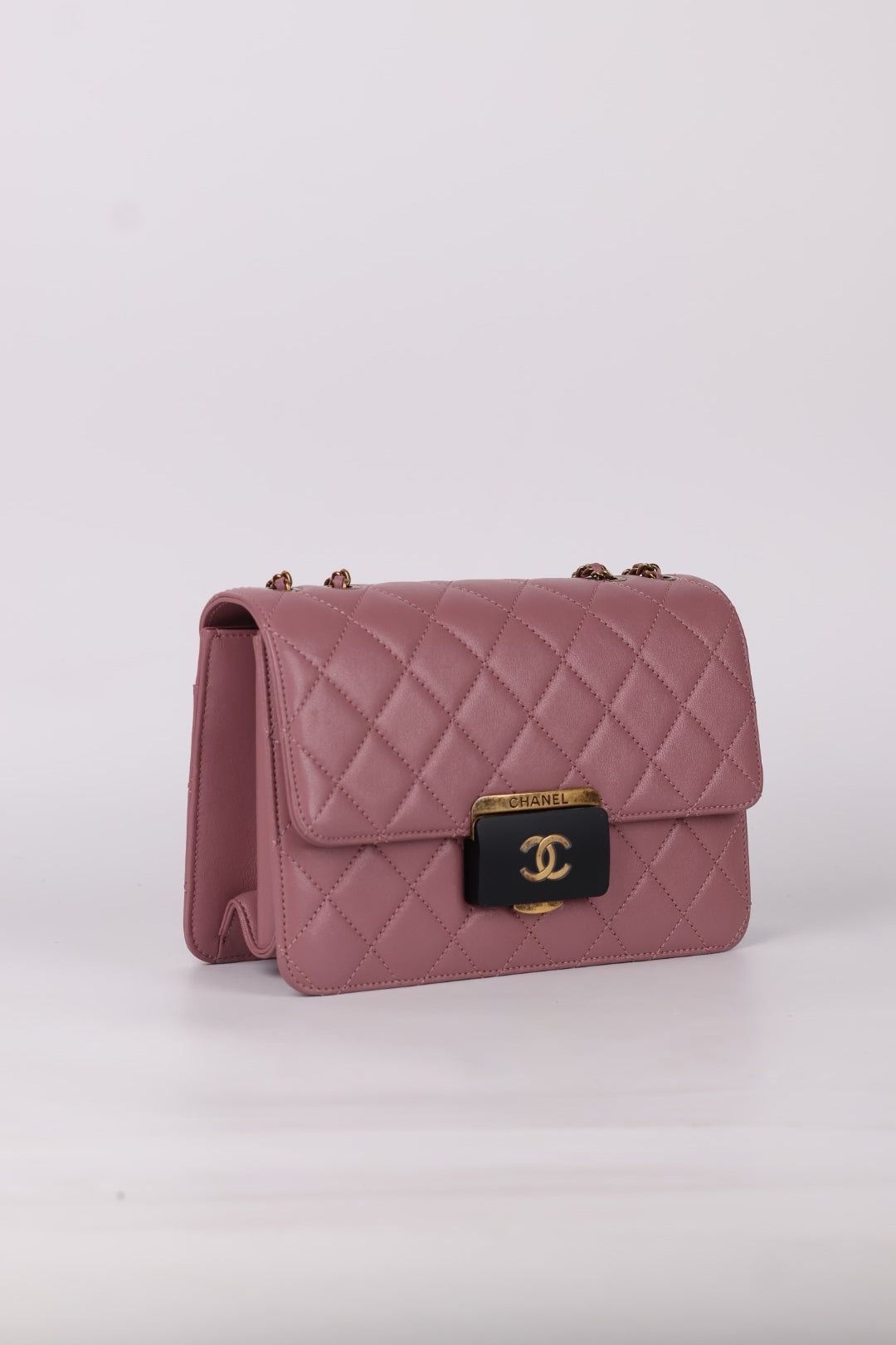Chanel Beauty Lock Matelassé