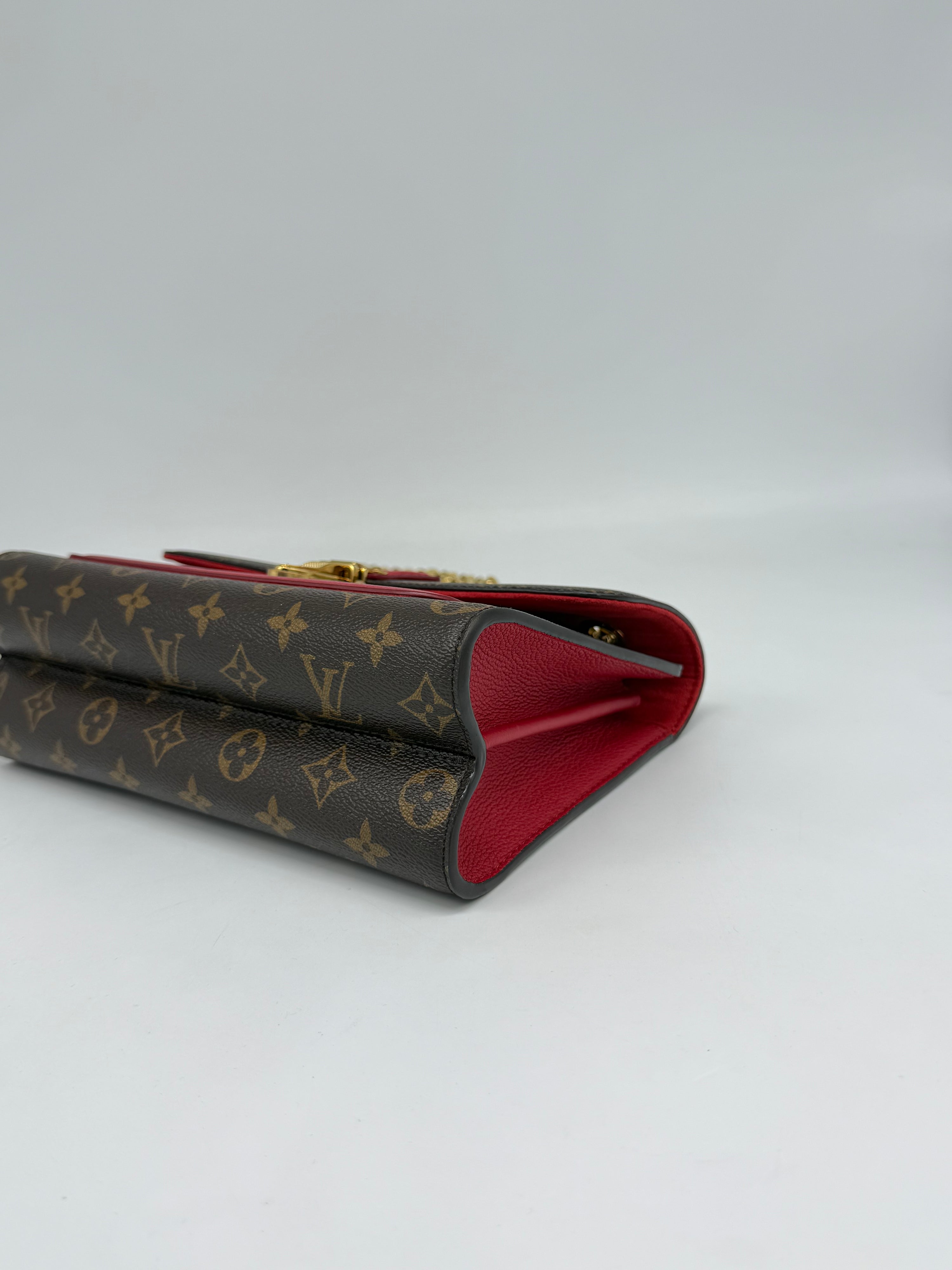 Louis Vuitton Victoire Monogram