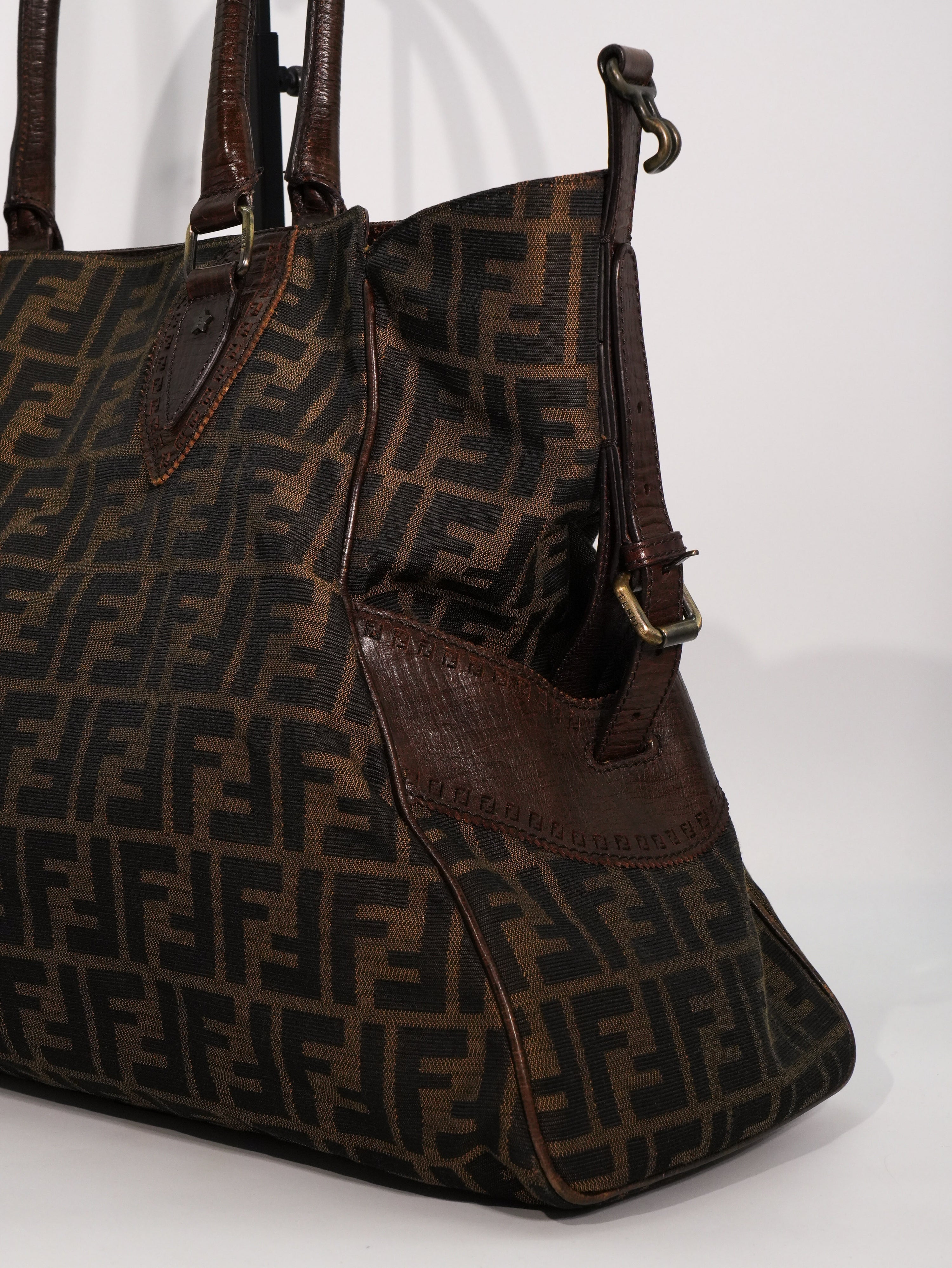 Fendi De Jour Large FF Logo