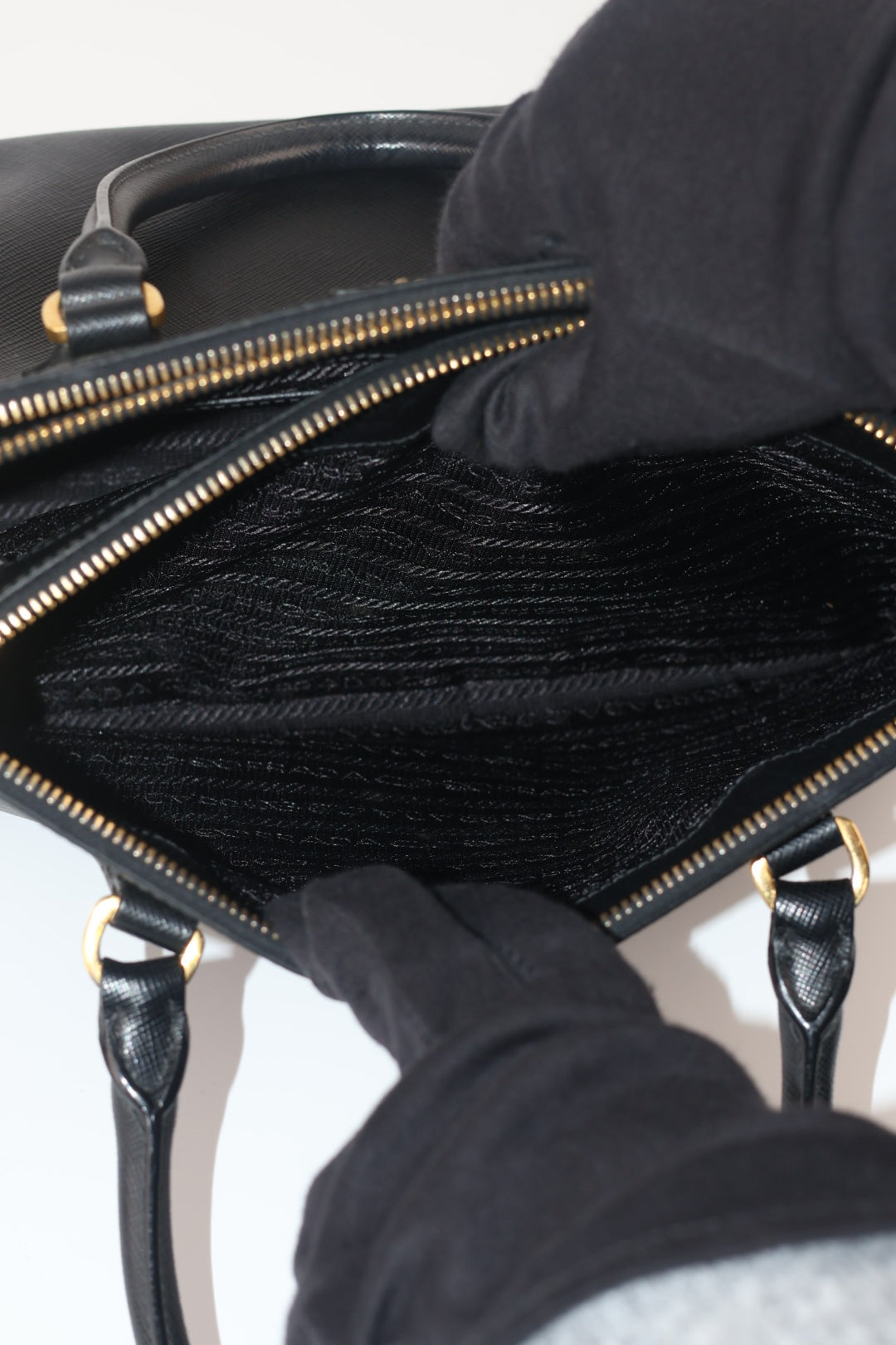 Prada Galleria Media Saffiano