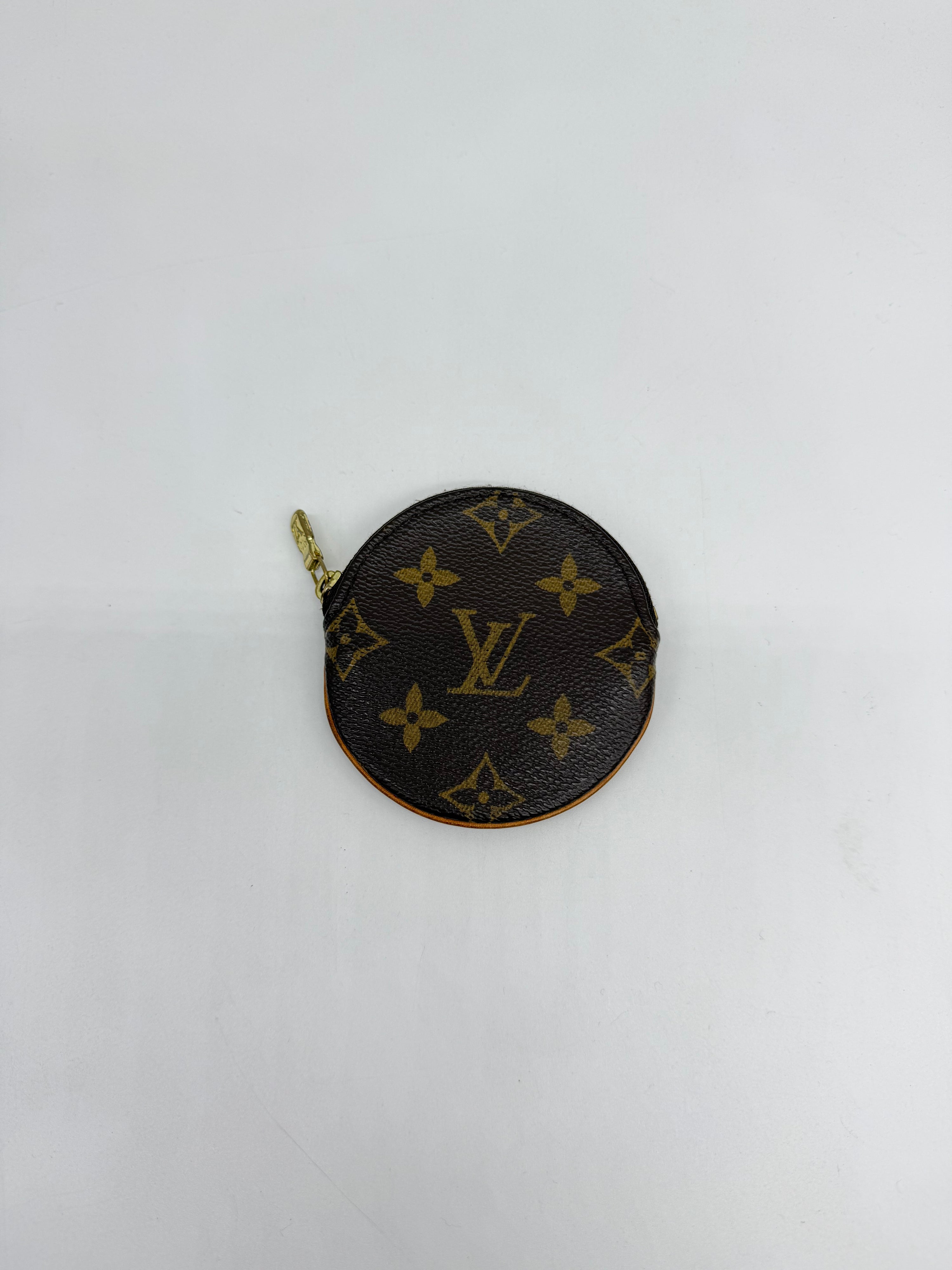 Louis Vuitton Pouch Round Zippy