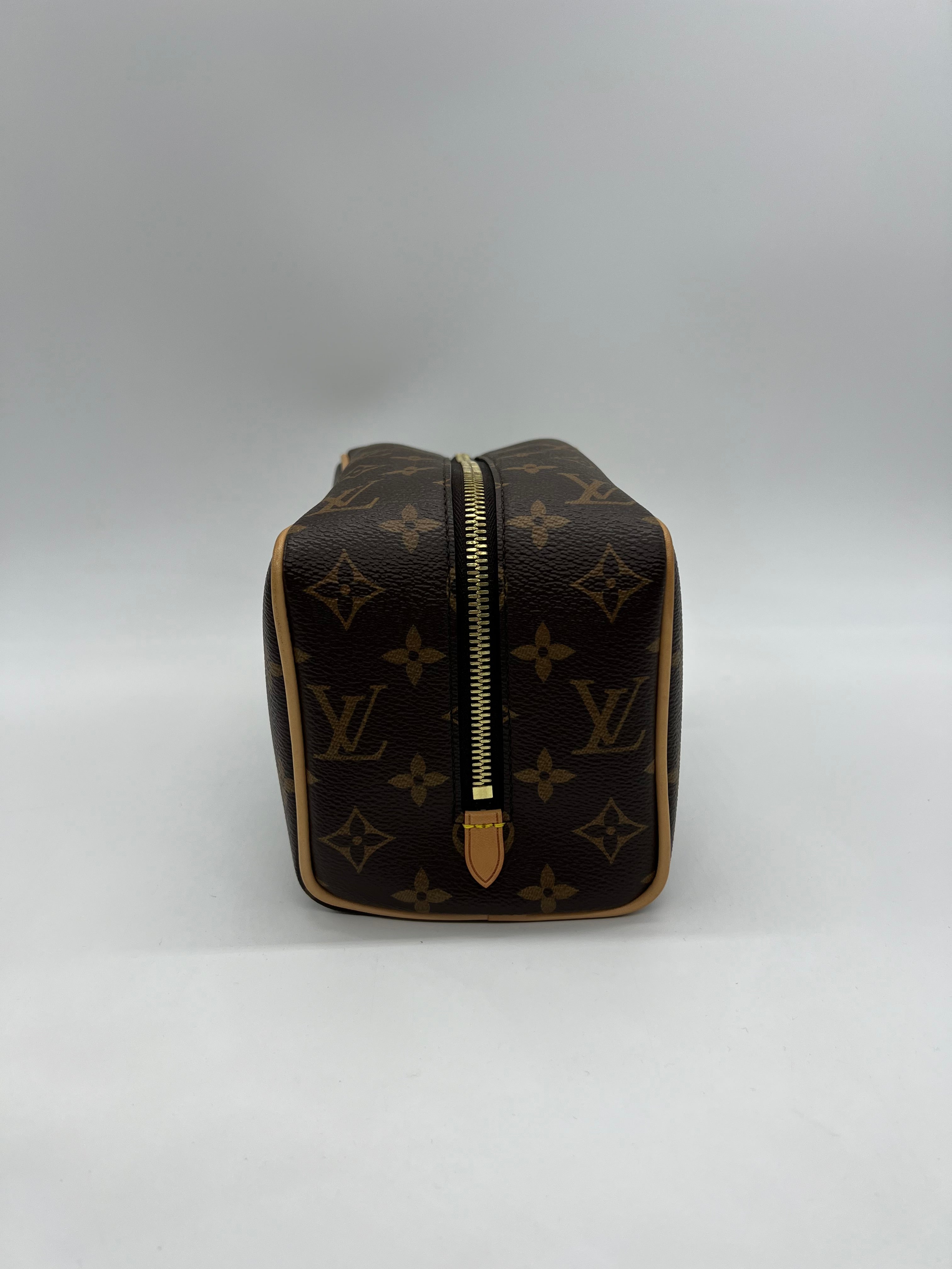 Louis Vuitton Trousse Toilette Locker Dopp Kit