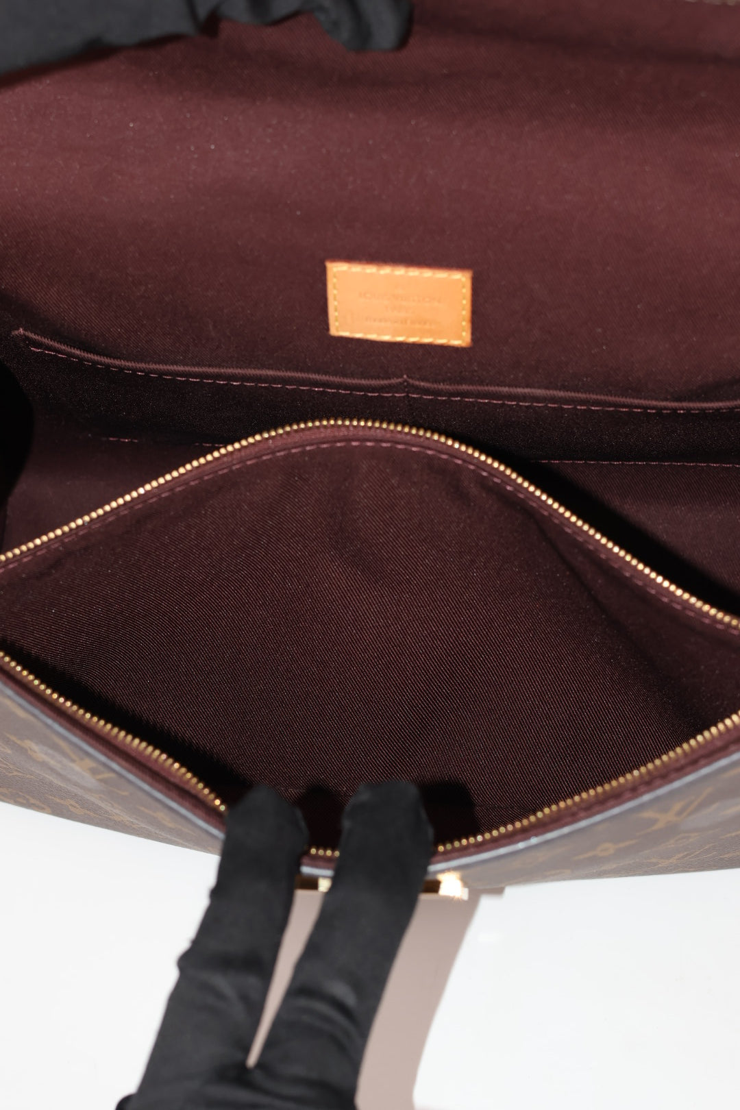 Louis Vuitton Cluny MM Monogram