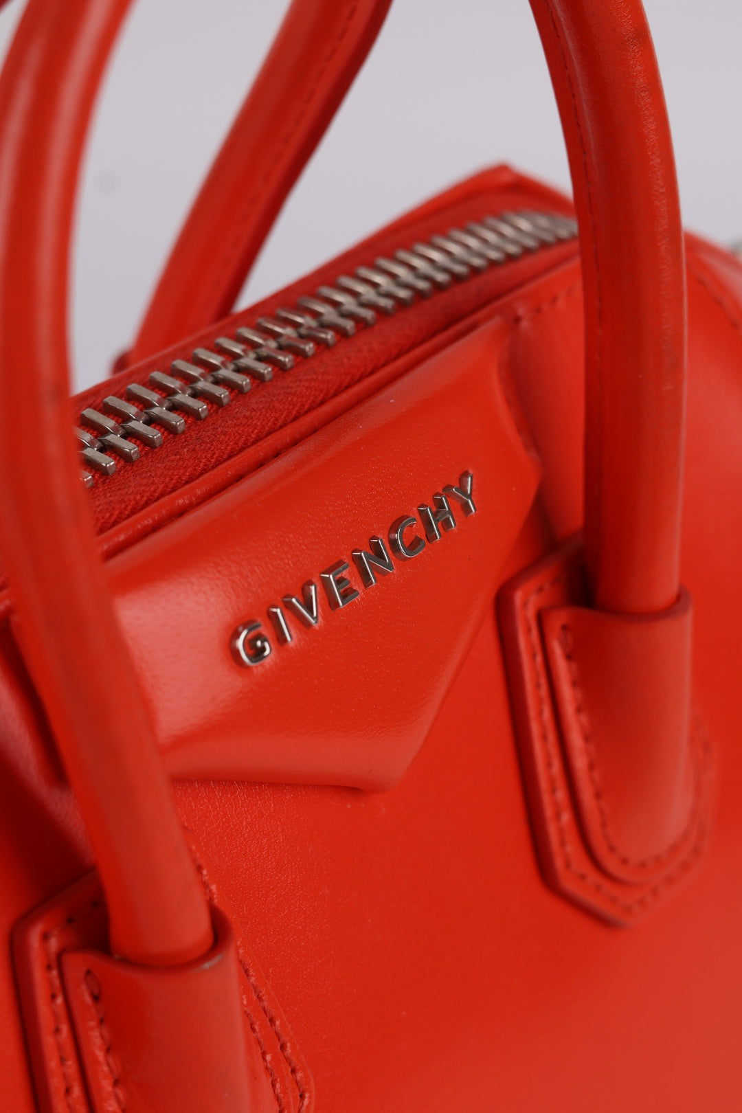 Givenchy Mini Antigona in Pelle