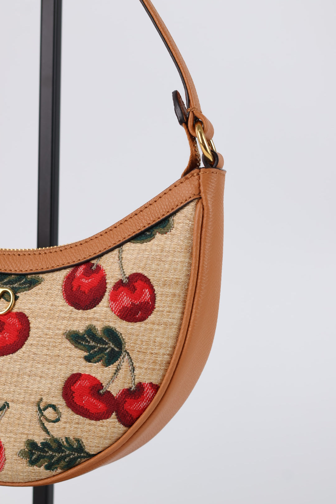 Valentino Hobo Bag con Ciliegie