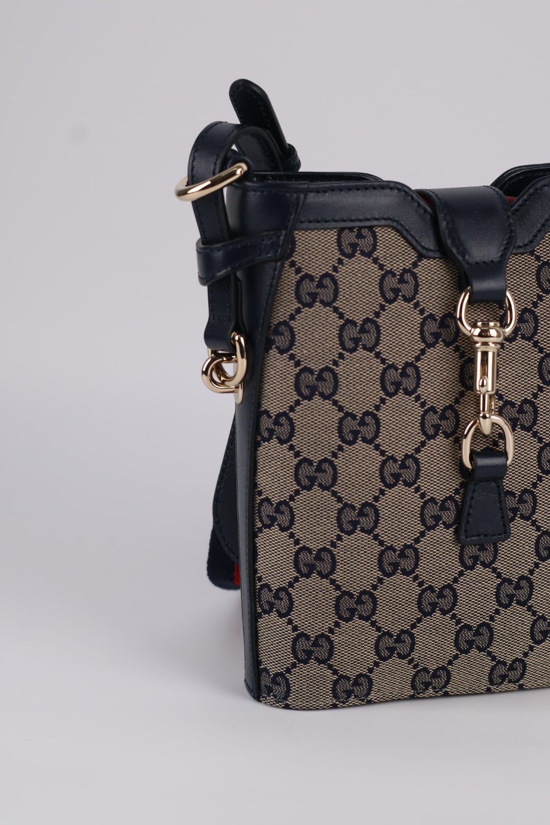 Gucci Mini Bucket Jackie GG Wave