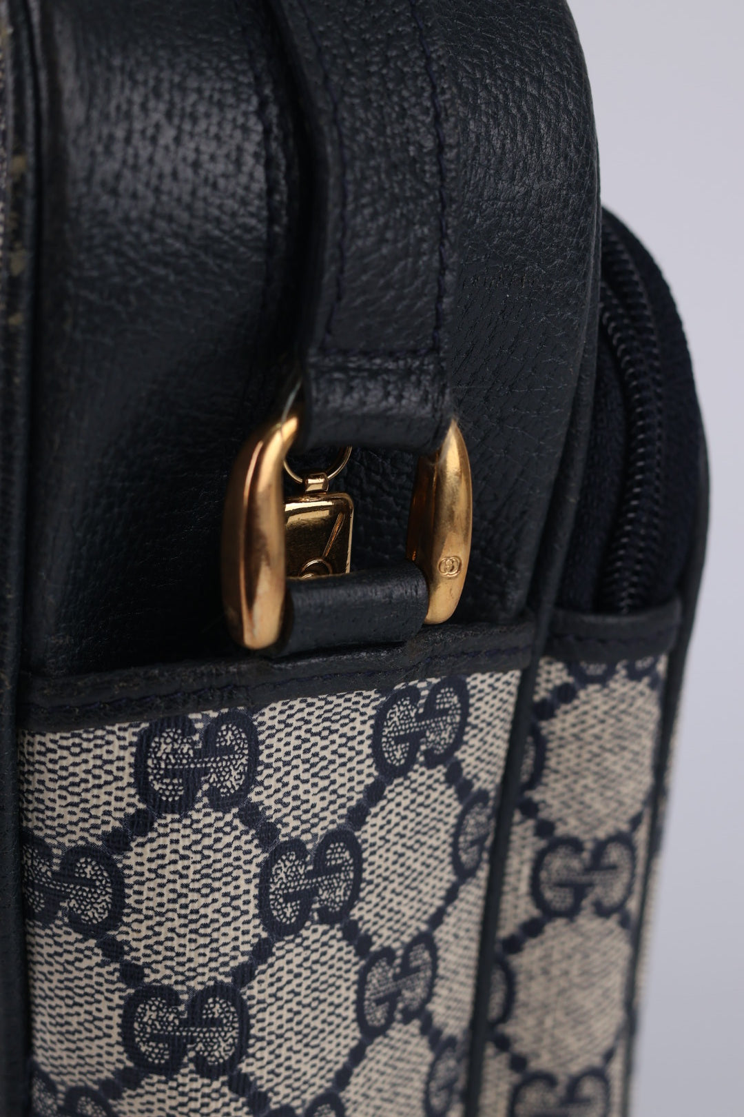 Gucci Messenger GG Supreme Vintage