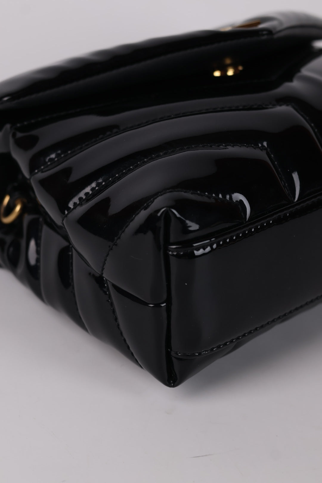Saint Laurent Lou Lou Toy Vernis