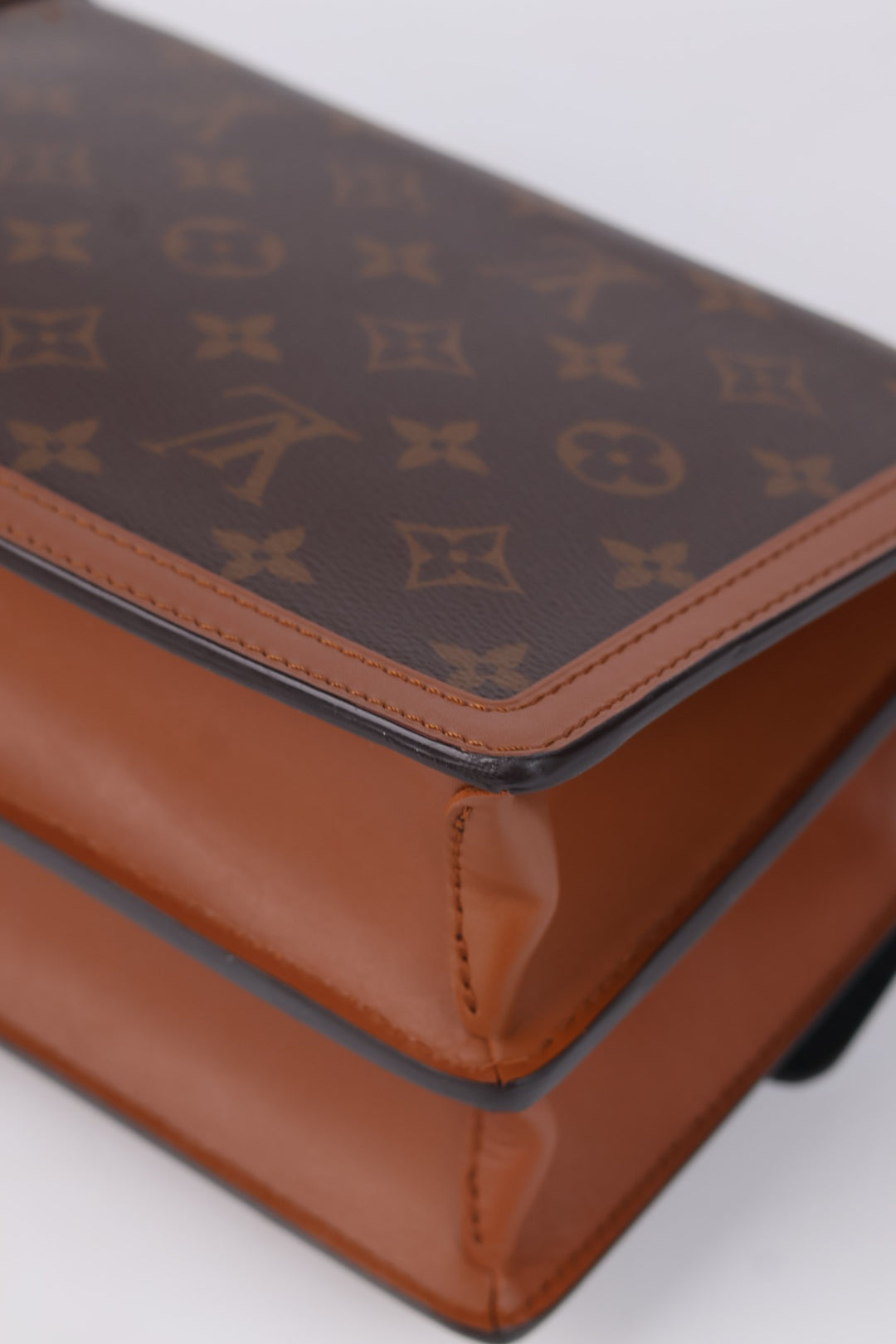 Louis Vuitton Dauphine MM