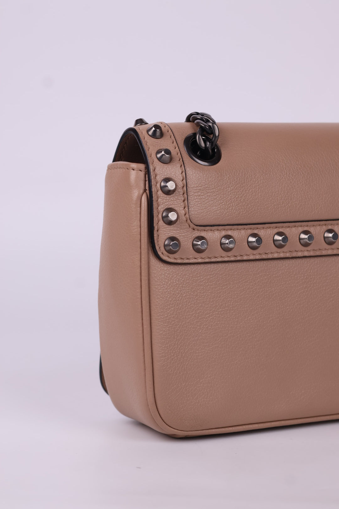 Prada Pattina Borchie in Pelle