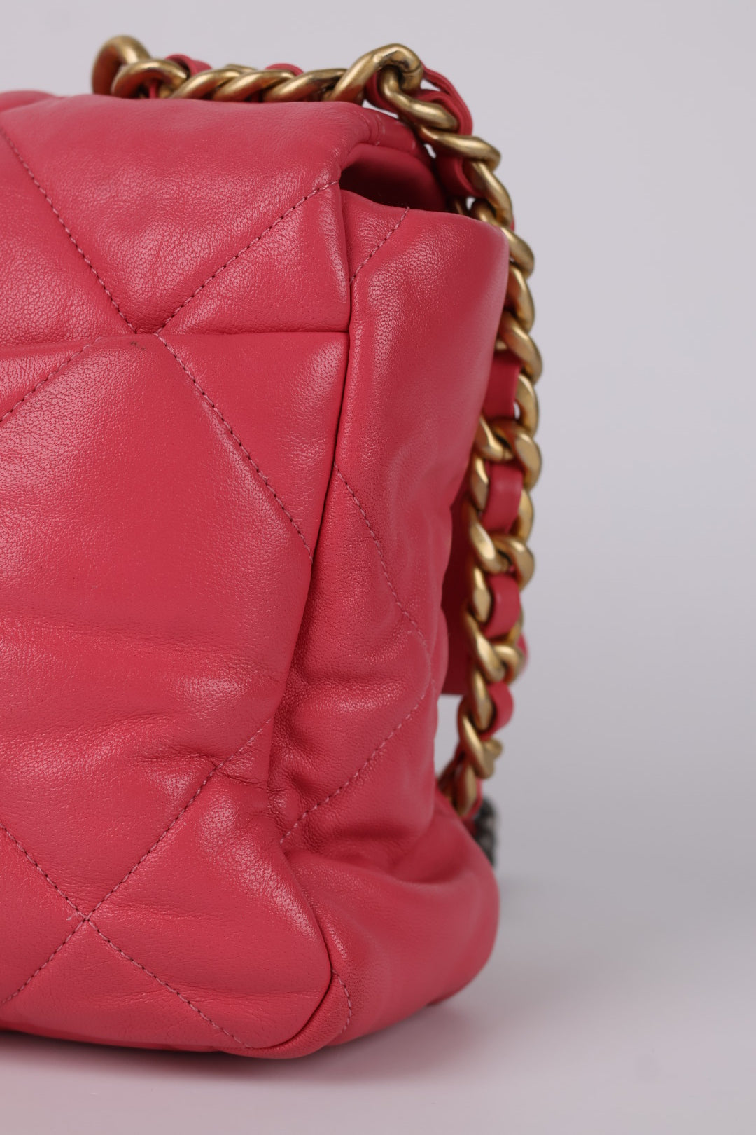 Chanel 19 Media in Pelle d’Agnello