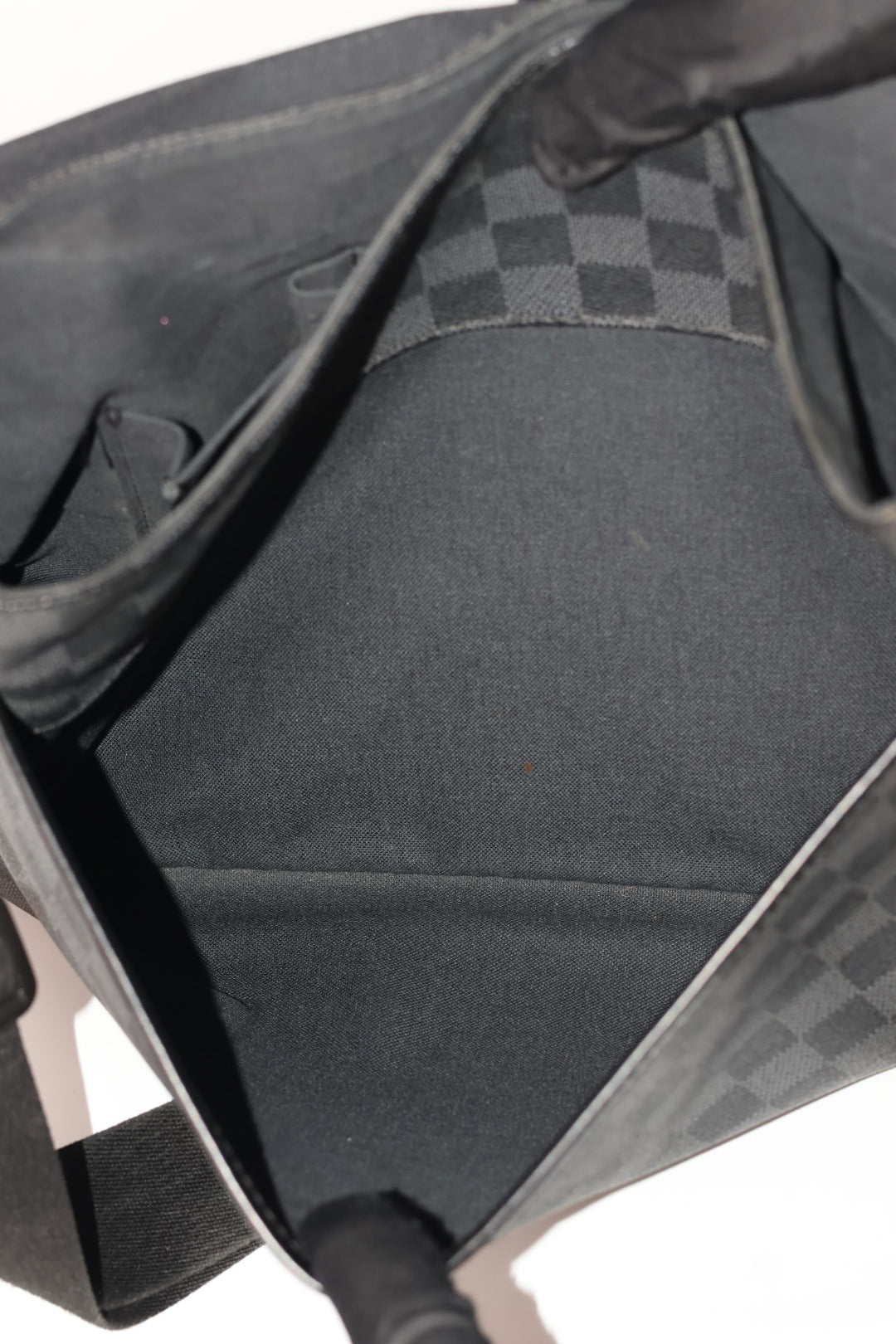 Louis Vuitton Abesses Messenger Damier Graphite