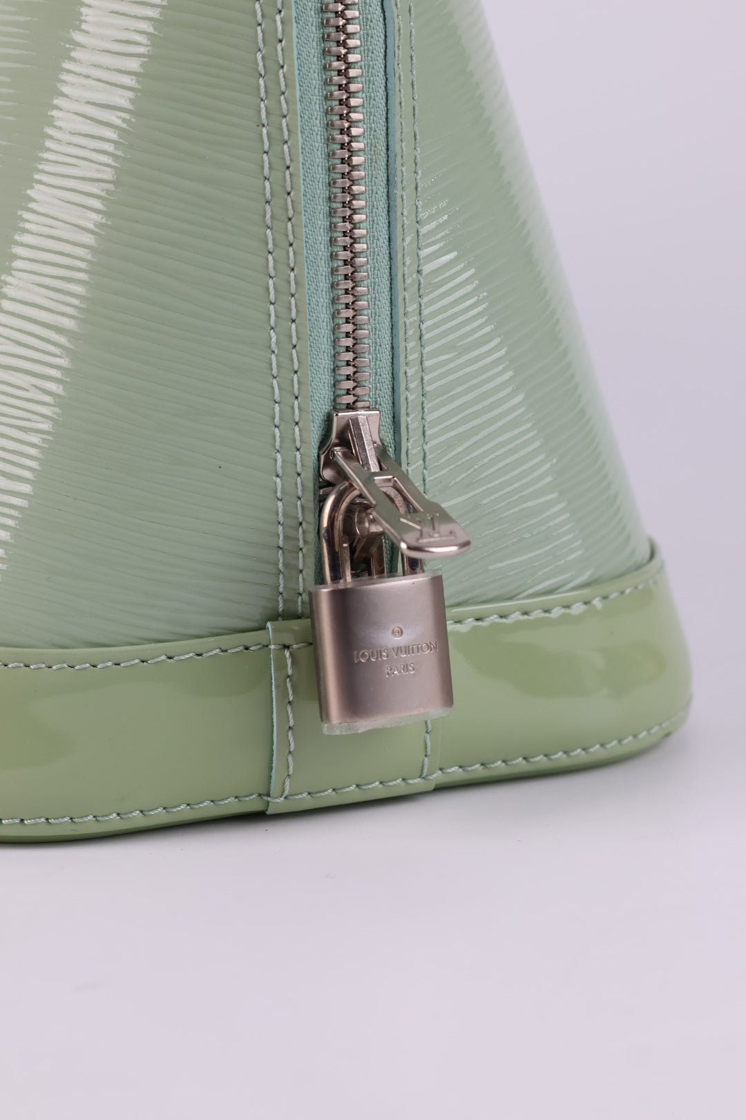 Louis Vuitton Alma Pm Epi Vernis