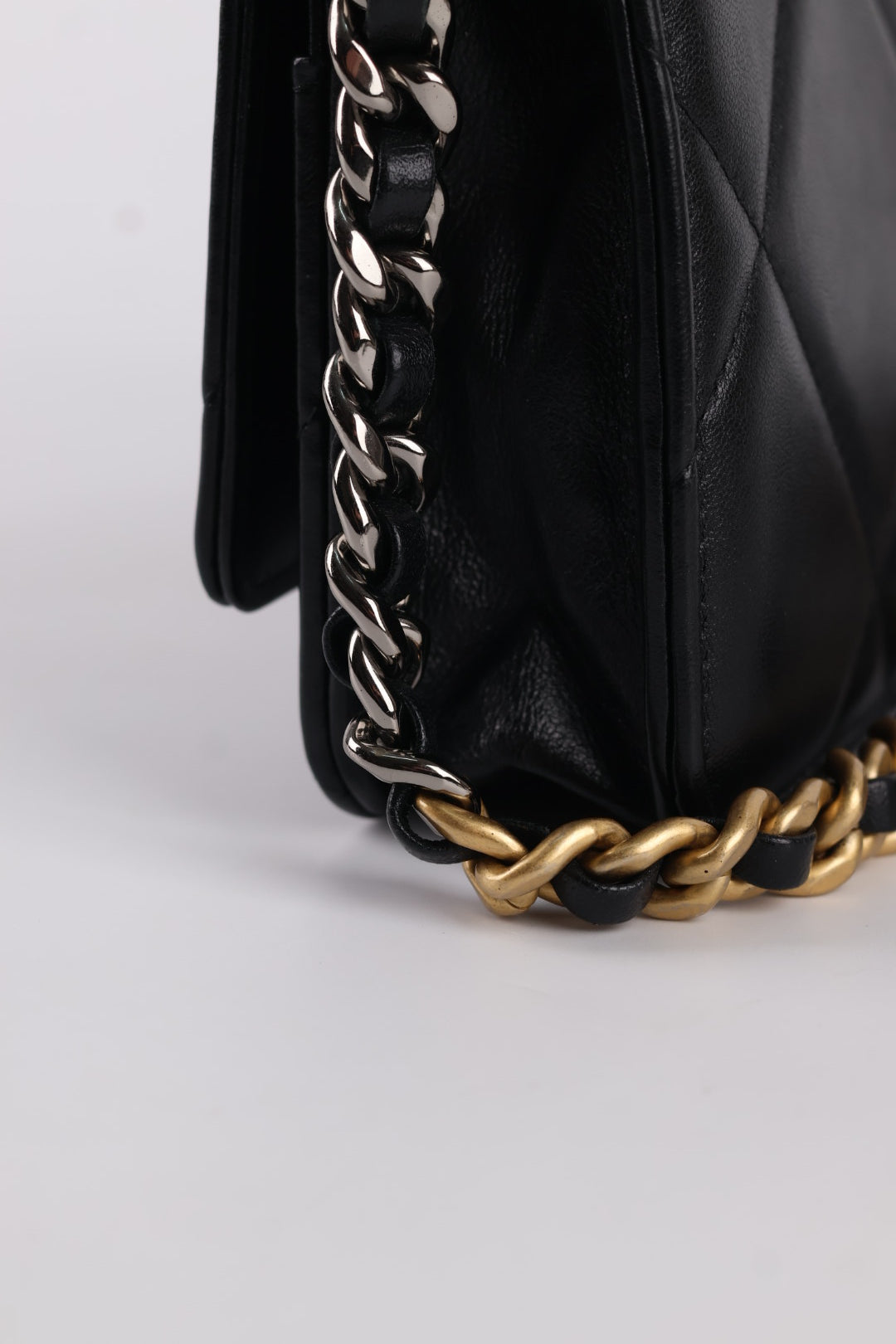 Chanel Woc 19 in Pelle