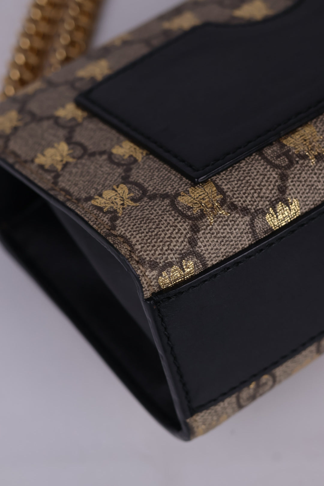 Gucci Padlock Chain Bee GG Supreme