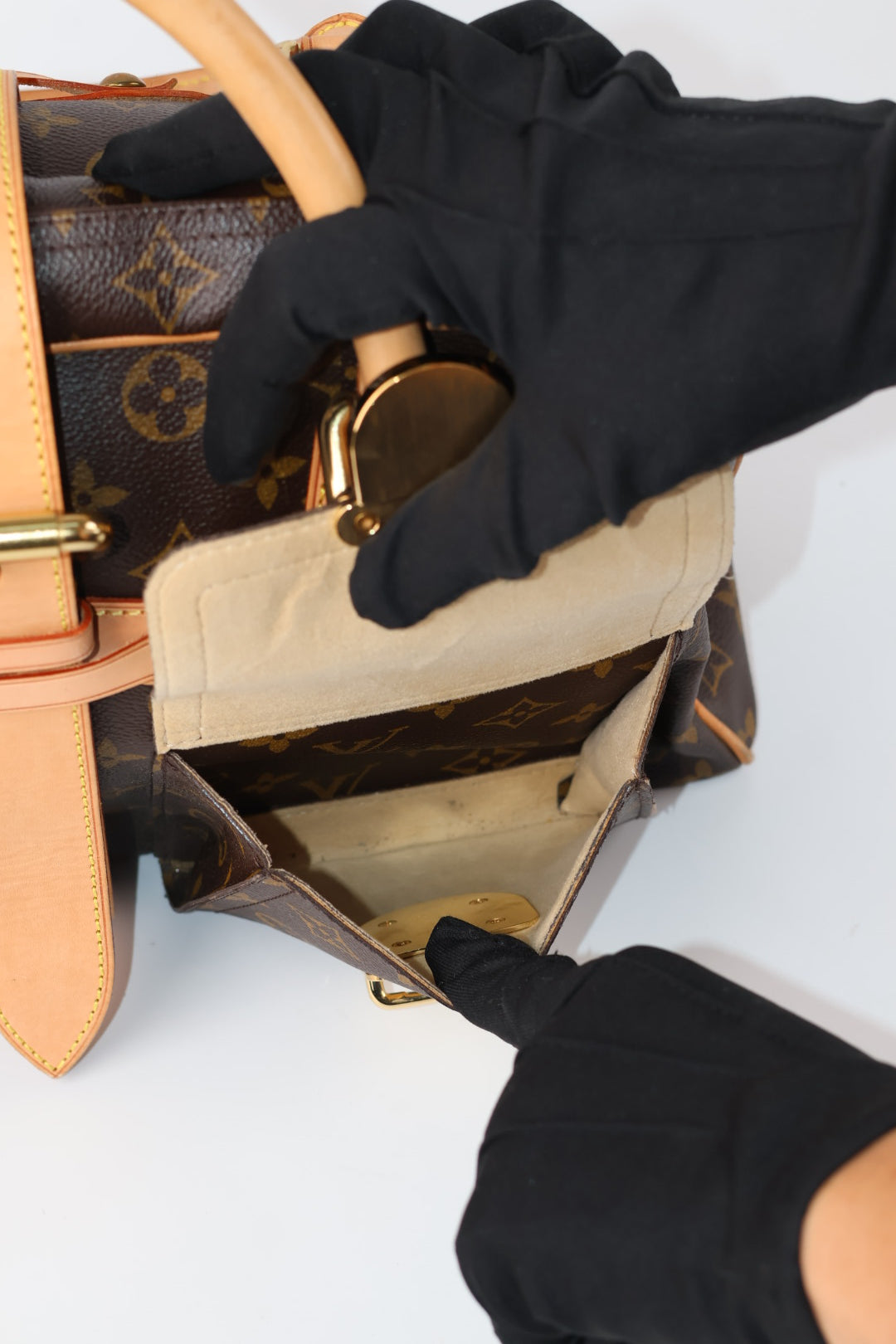 Louis Vuitton Manhattan Gm Monogram