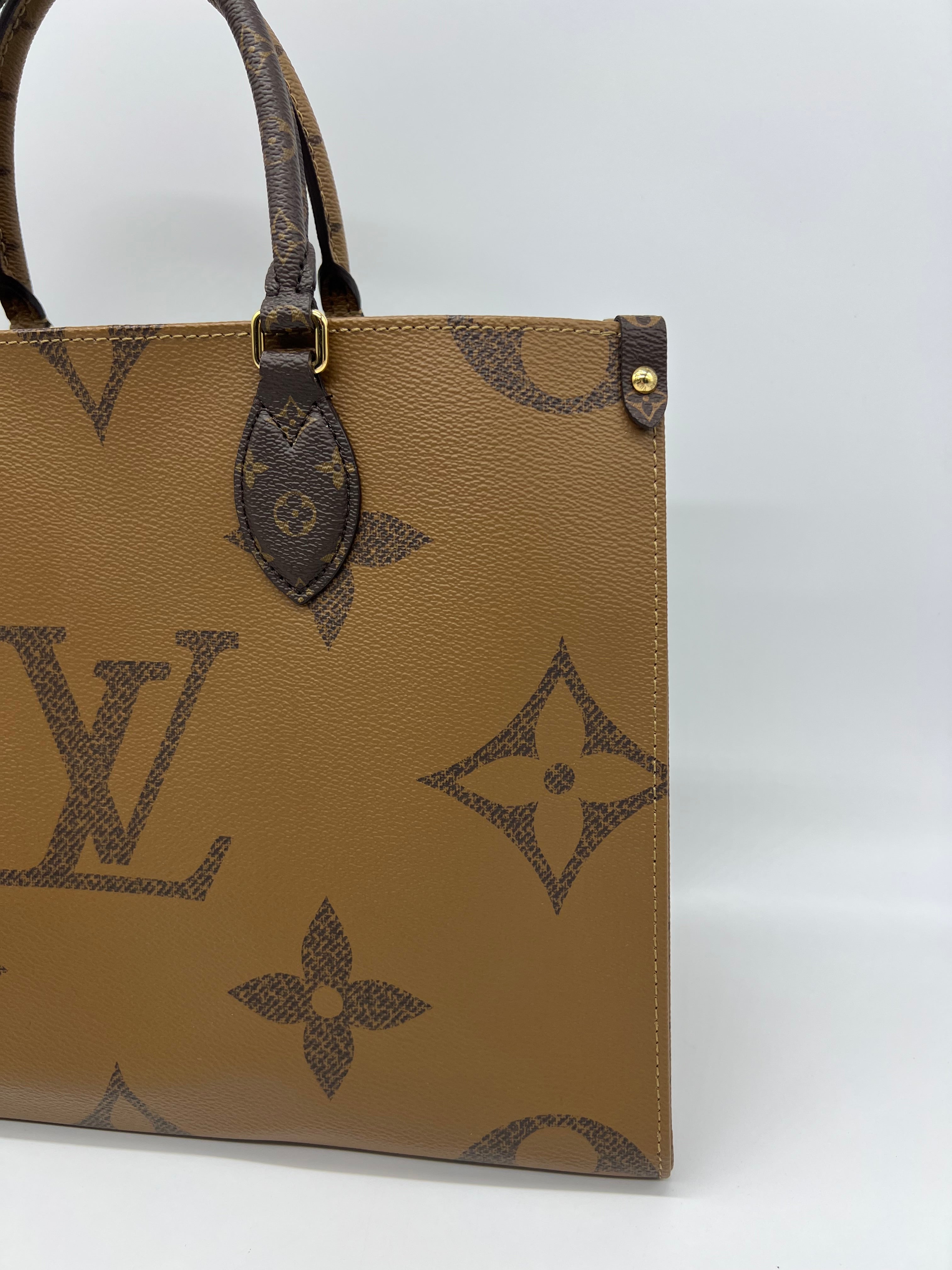 Louis Vuitton OnTheGo MM