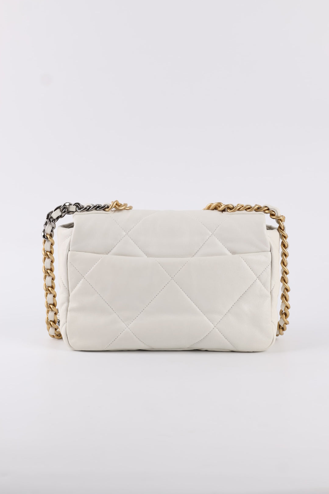 Chanel 19 in Pelle