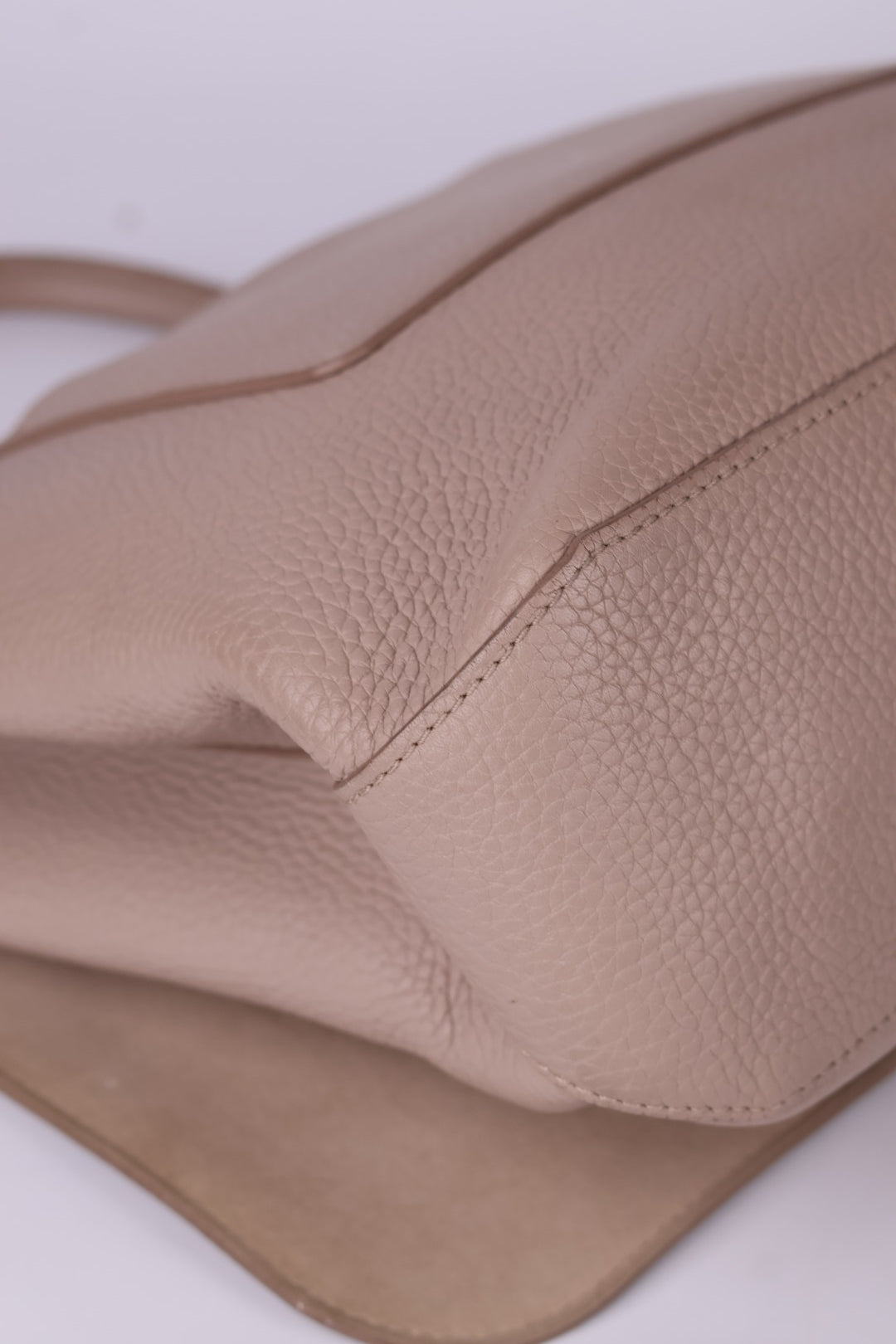 Louis Vuitton Volta Taurillon