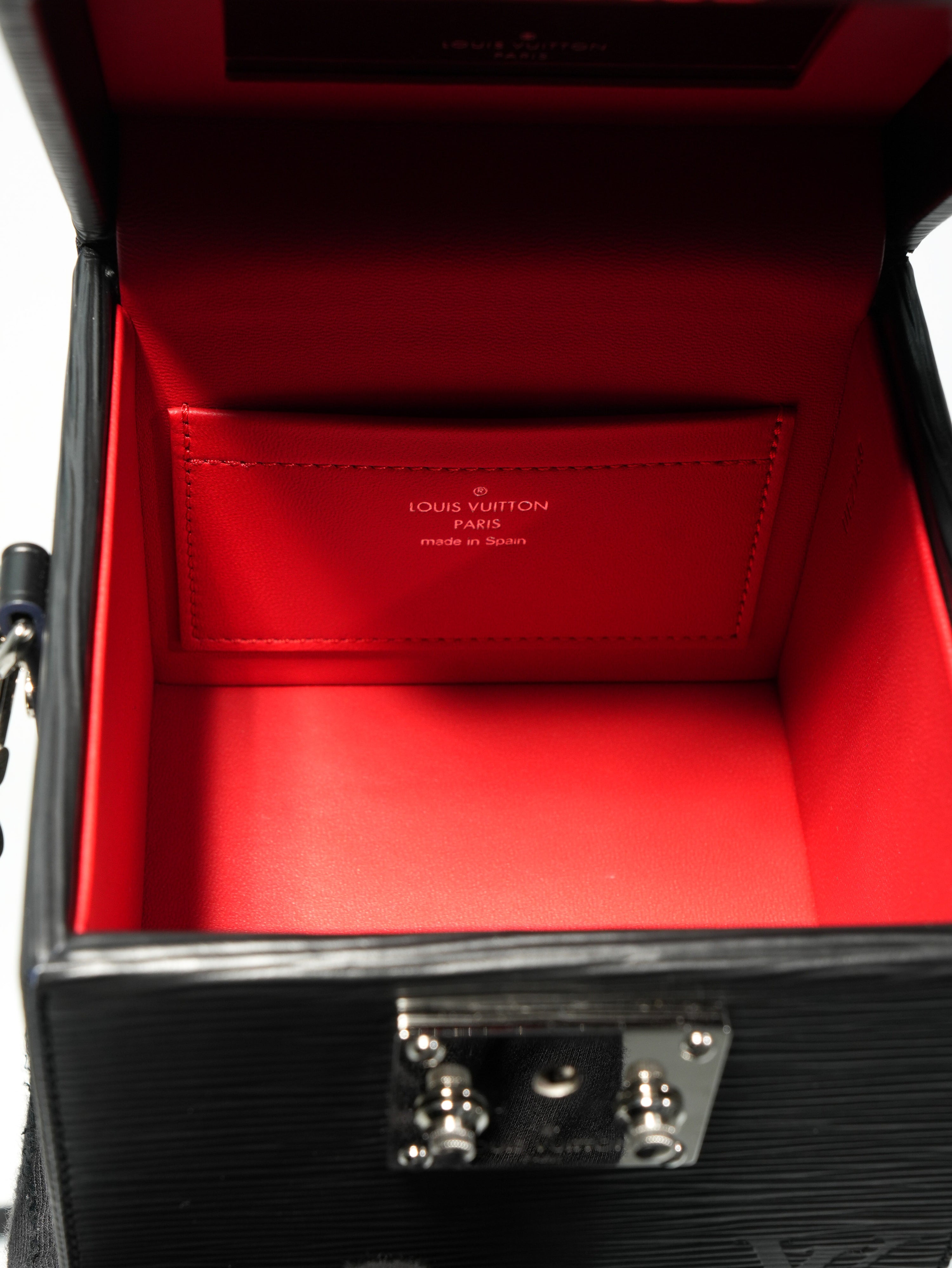Louis Vuitton Bleecker Epi