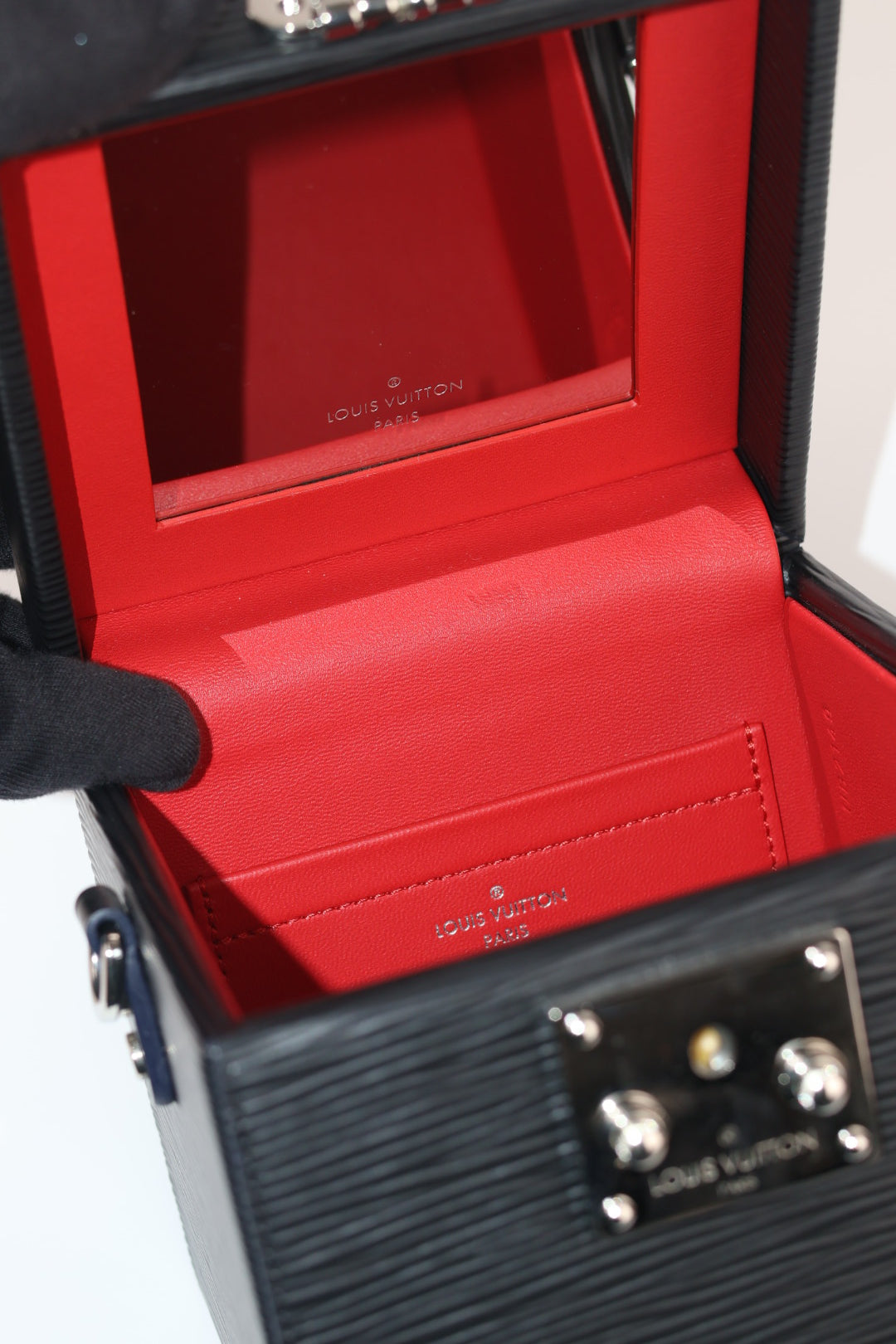 Louis Vuitton Bleecker Epi