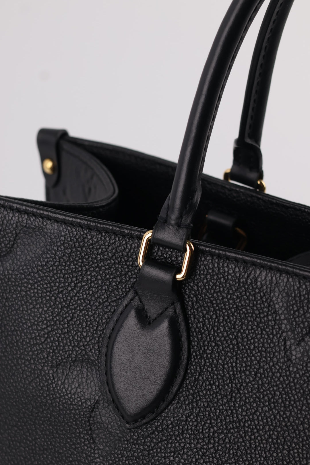 Louis Vuitton OnTheGo MM