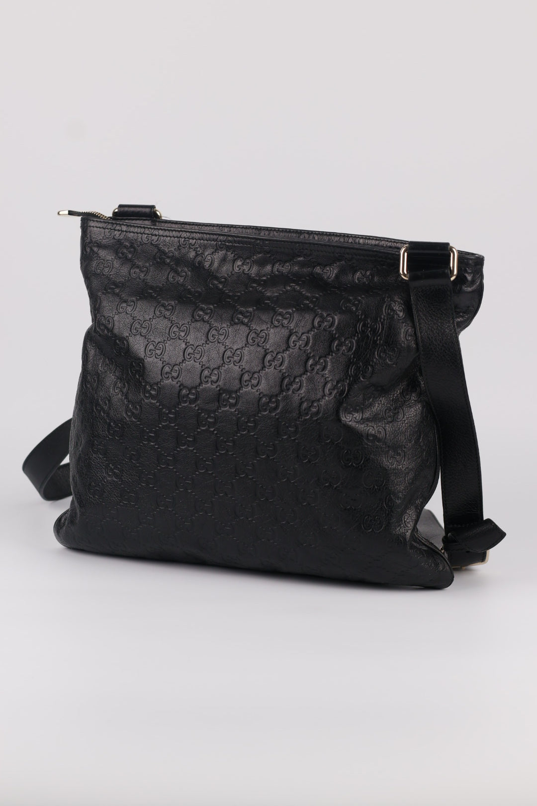 Gucci Messenger GG Signature