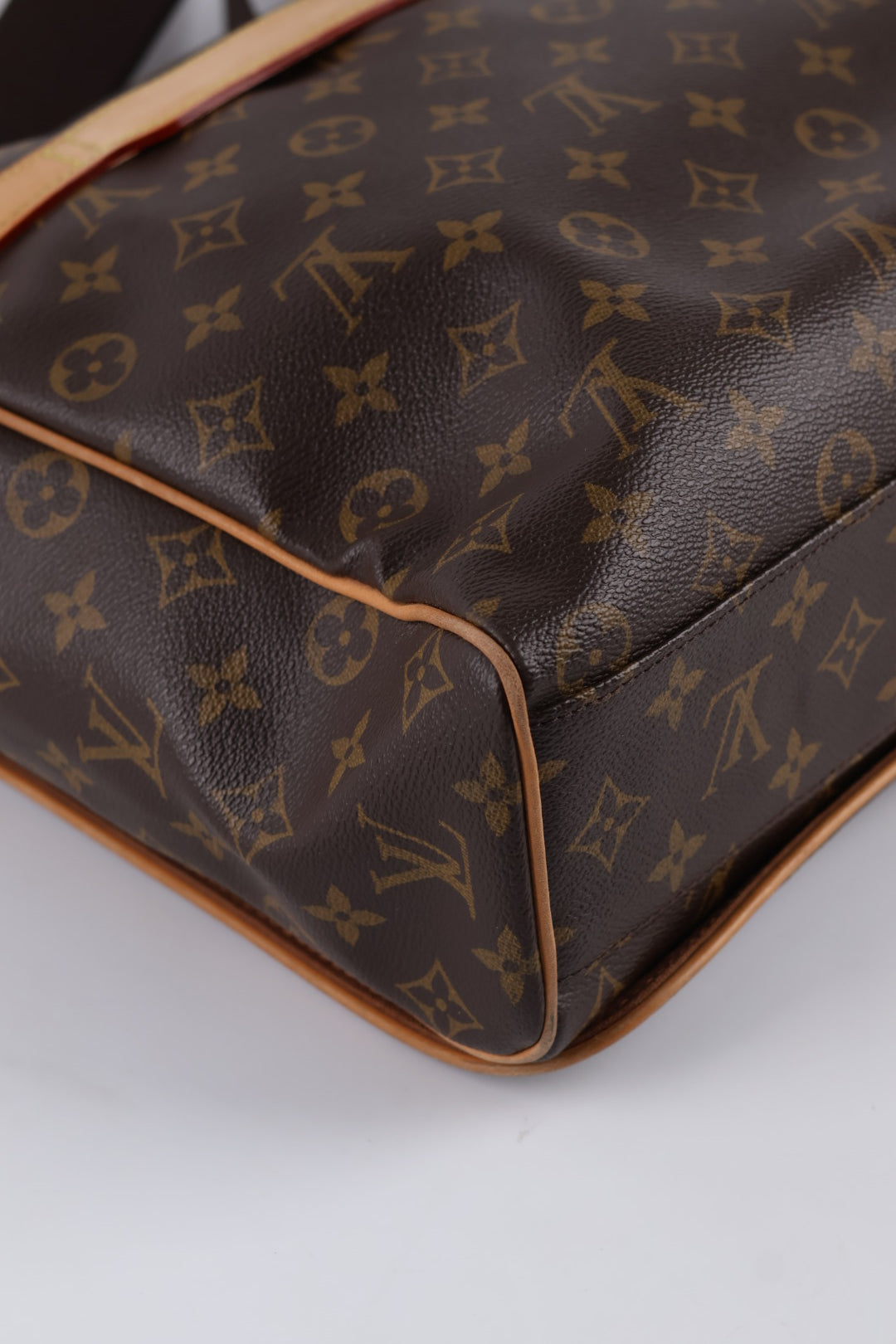Louis Vuitton Abesses Messenger