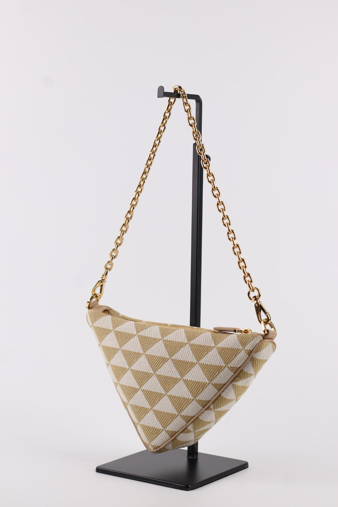 Prada Traingle Symbole