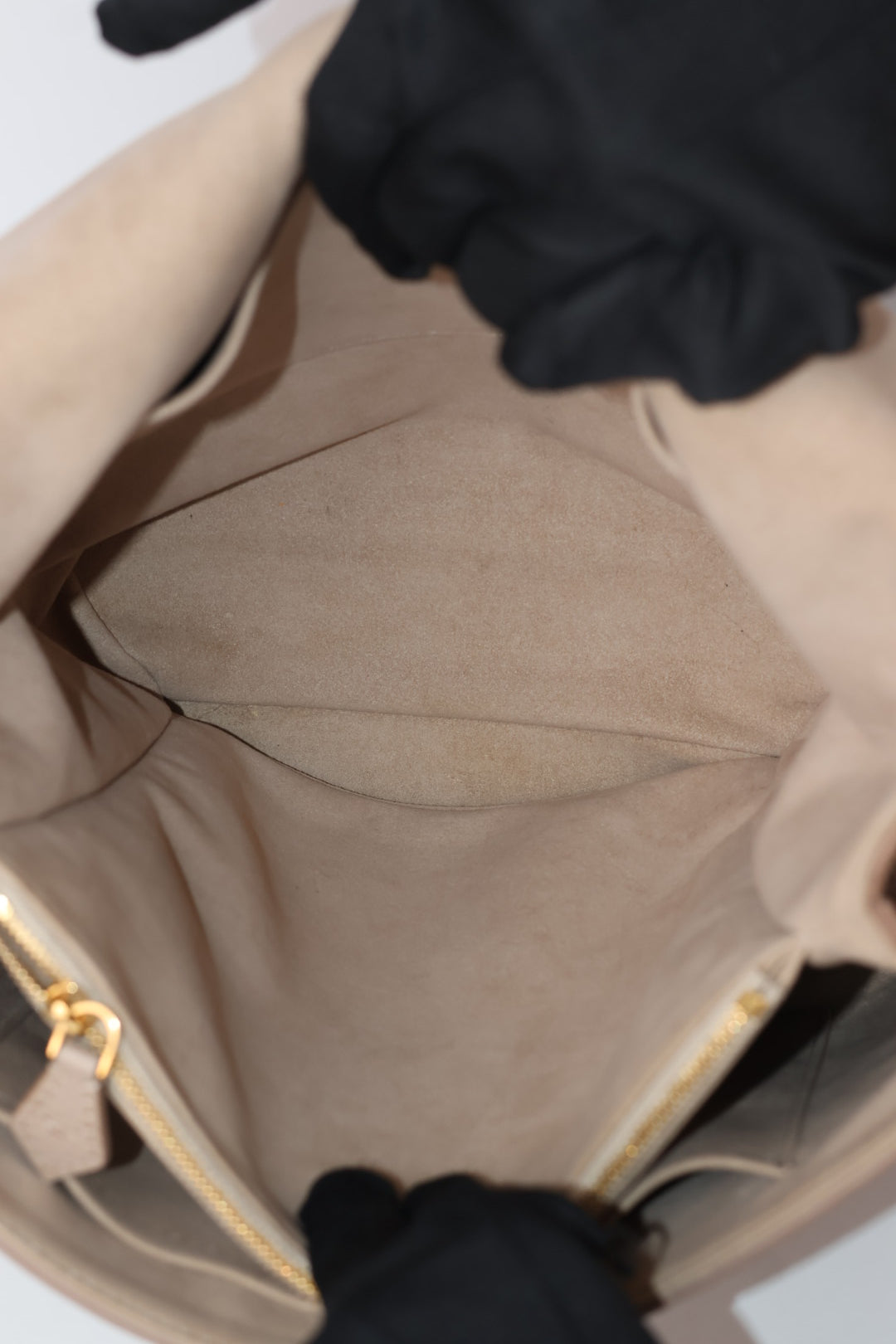 Louis Vuitton Volta Taurillon